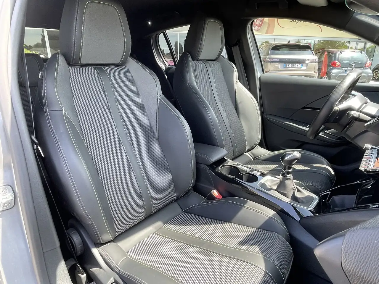 Peugeot 208 PureTech 100 5 porte GT 16