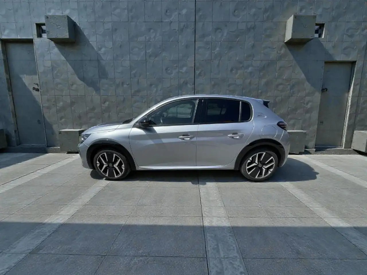 Peugeot 208 PureTech 100 5 porte GT 8