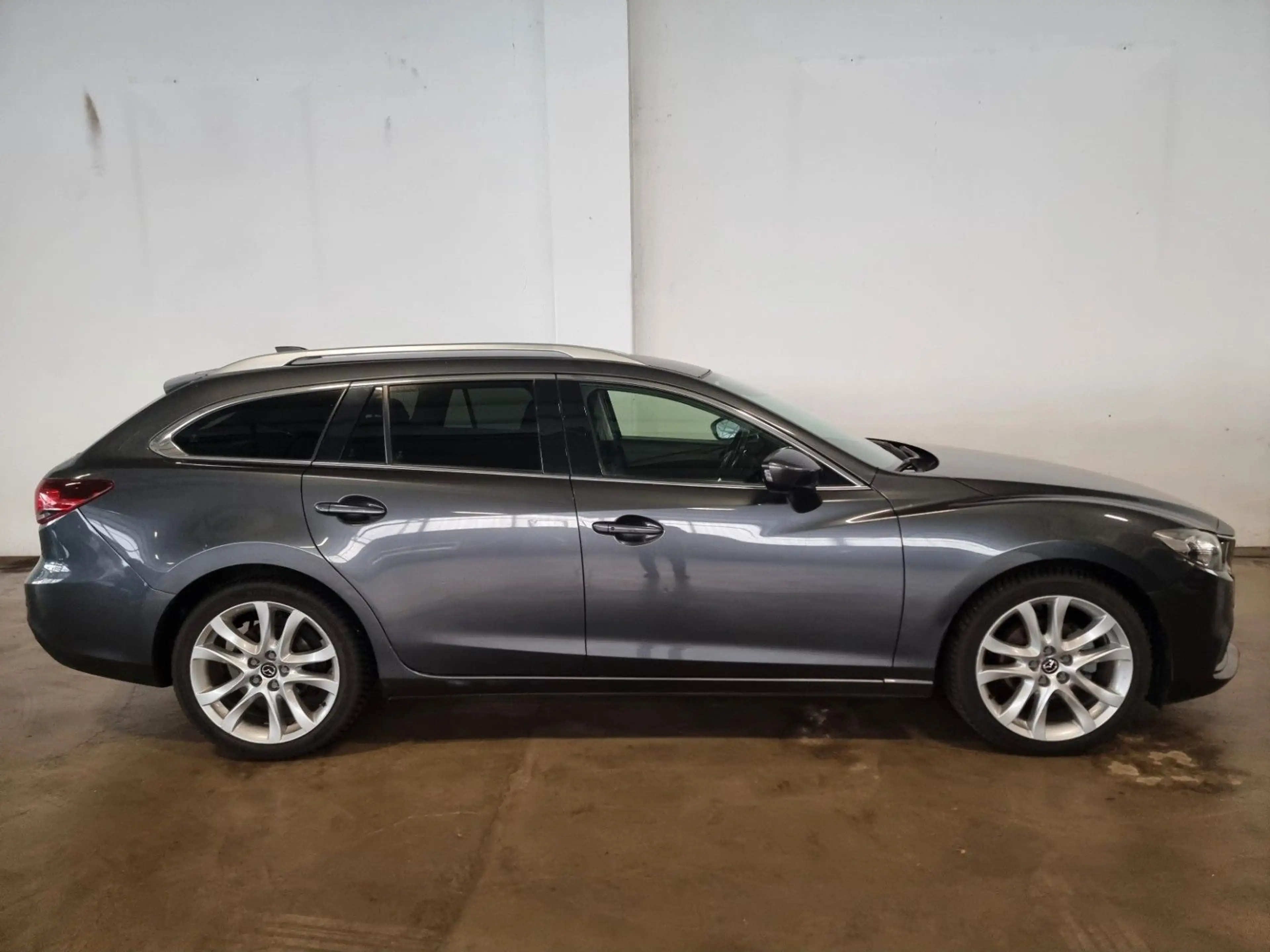 Mazda 6 Kombi Sports-Line 2.2 "Navi,Klima,Sitzheizung" — photo 2