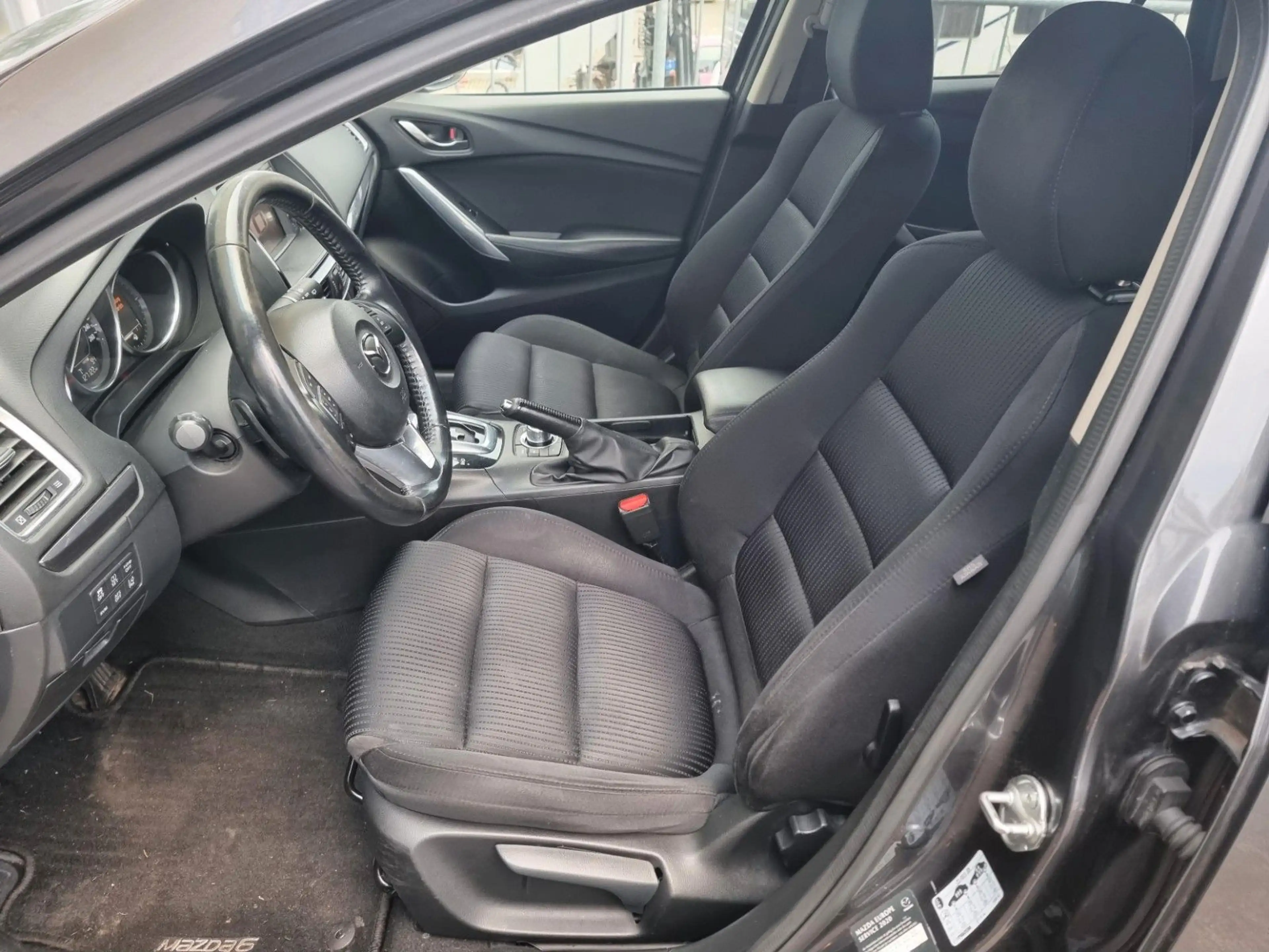 Mazda 6 Kombi Sports-Line 2.2 "Navi,Klima,Sitzheizung" — photo 8