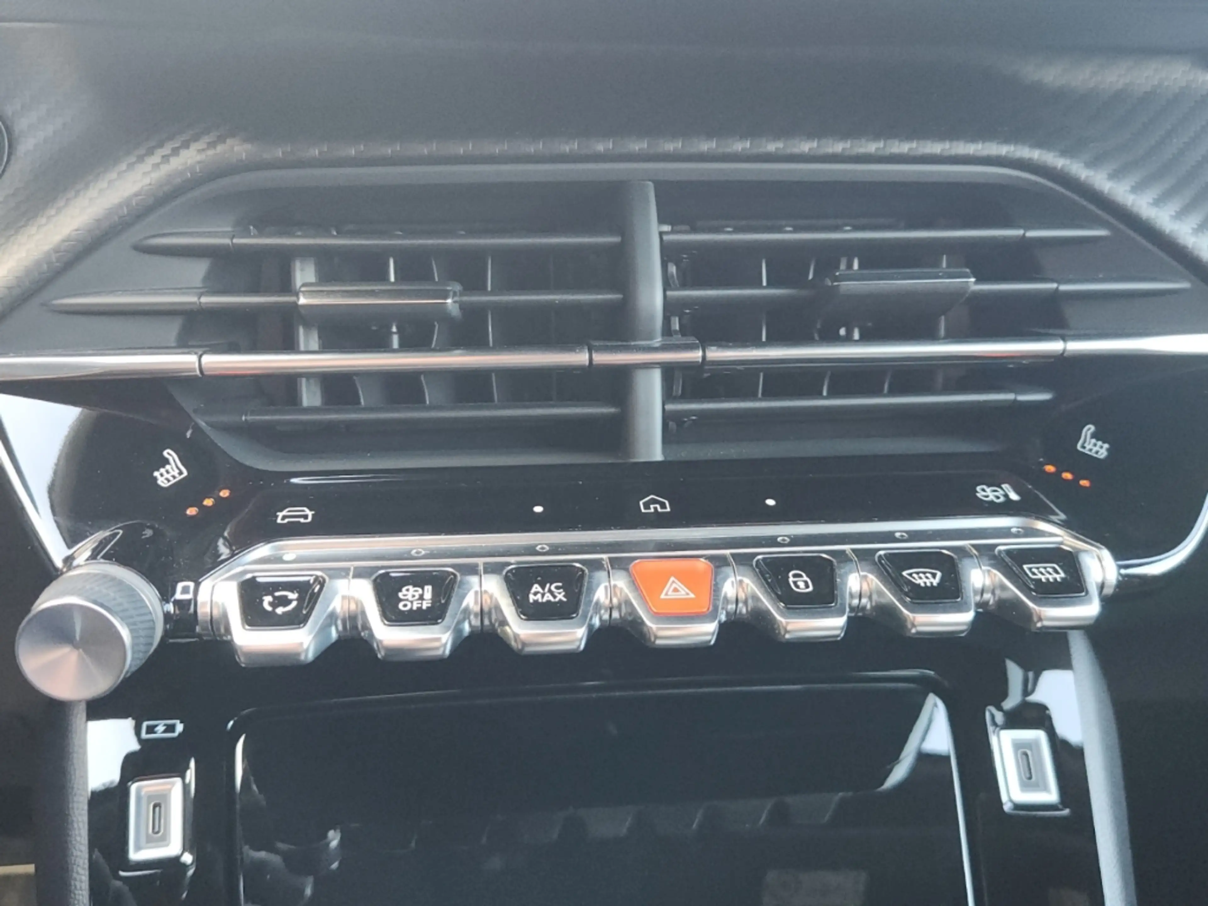 Peugeot 2008 GT PT130 EAT8 360 Kamera El. Sitz LED CarPlay — photo 16