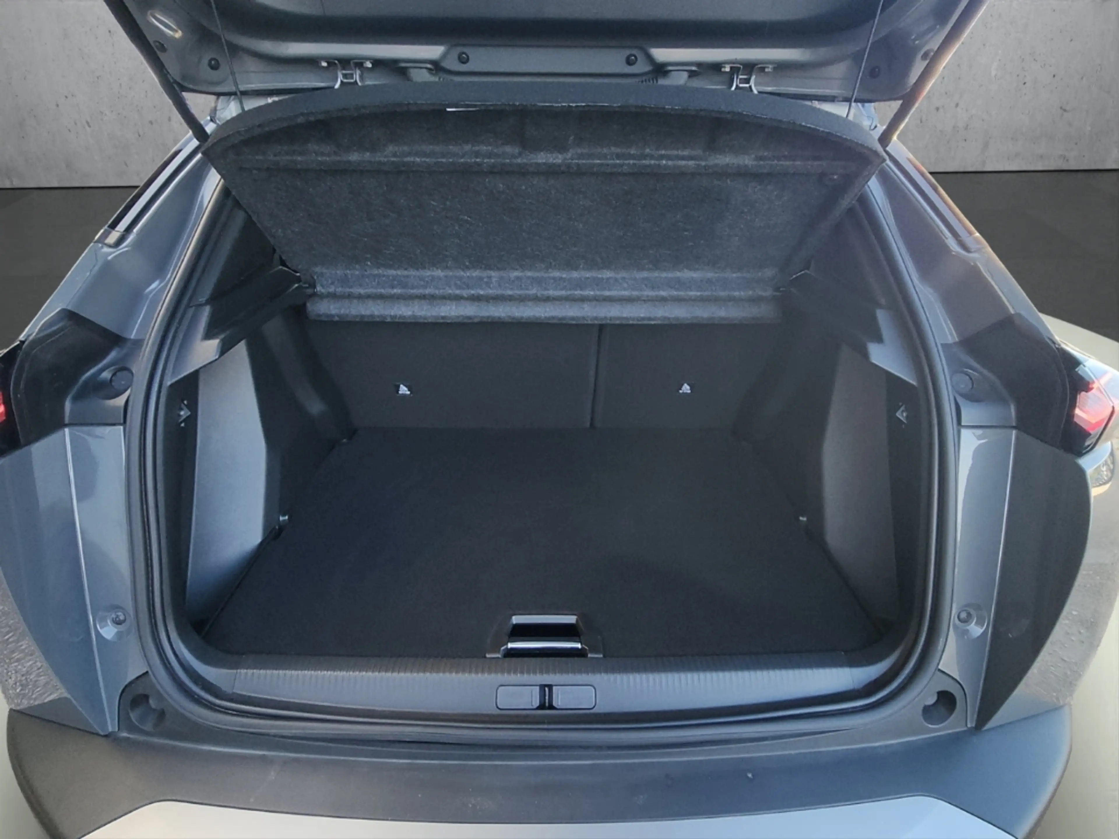 Peugeot 2008 GT PT130 EAT8 360 Kamera El. Sitz LED CarPlay — photo 7