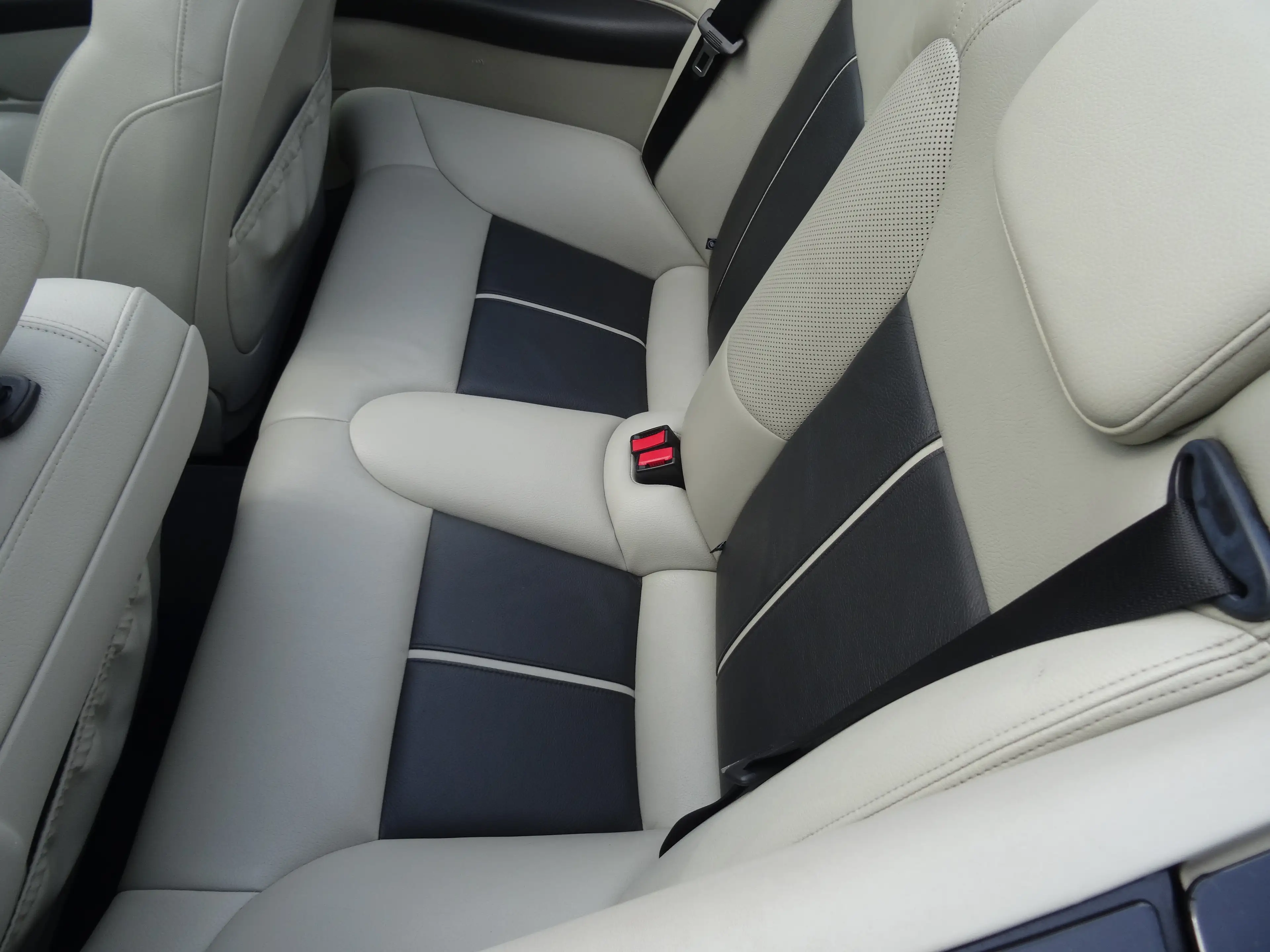 Saab 9-3 1.8t Vector — photo 12