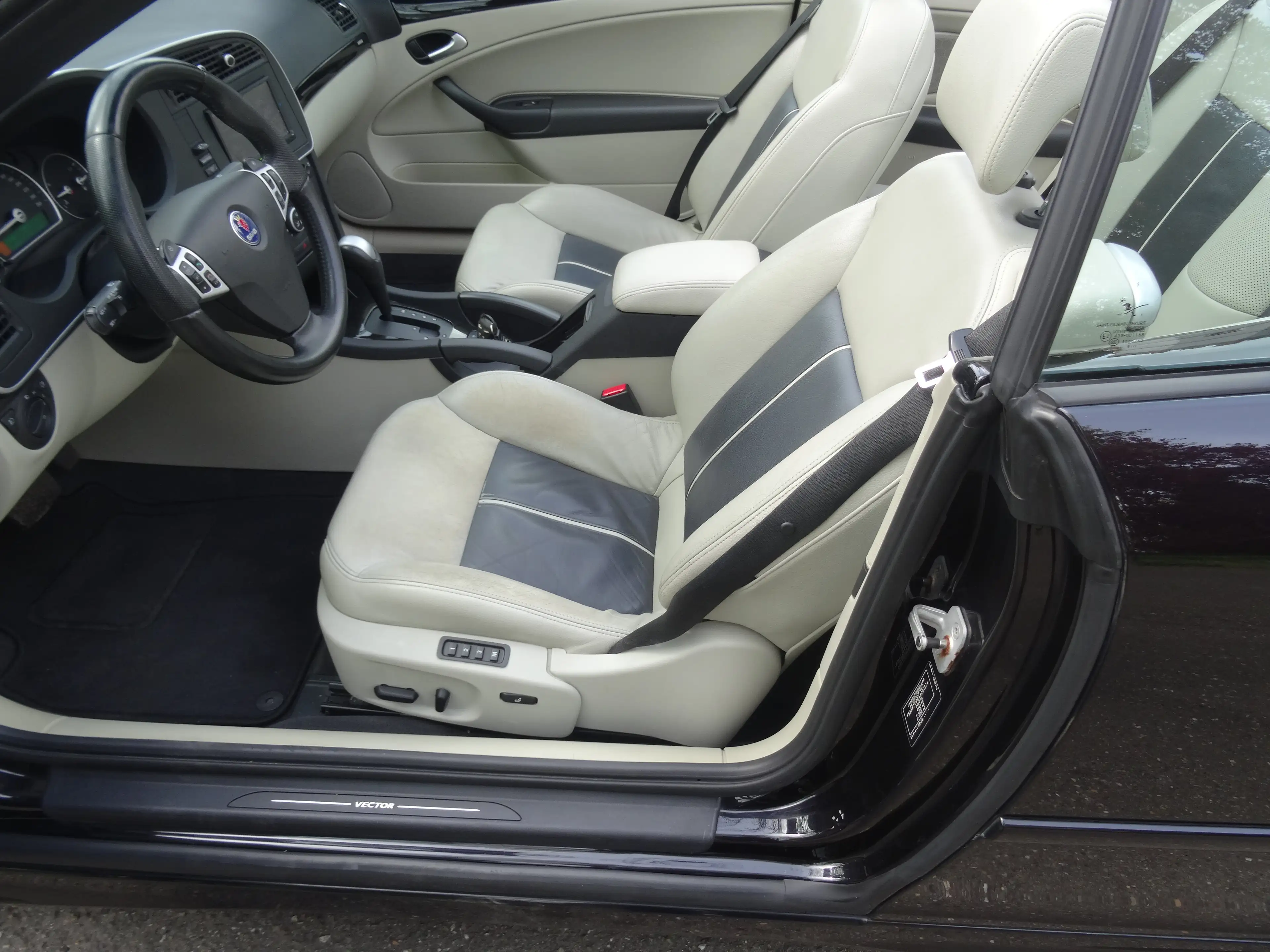 Saab 9-3 1.8t Vector — photo 11