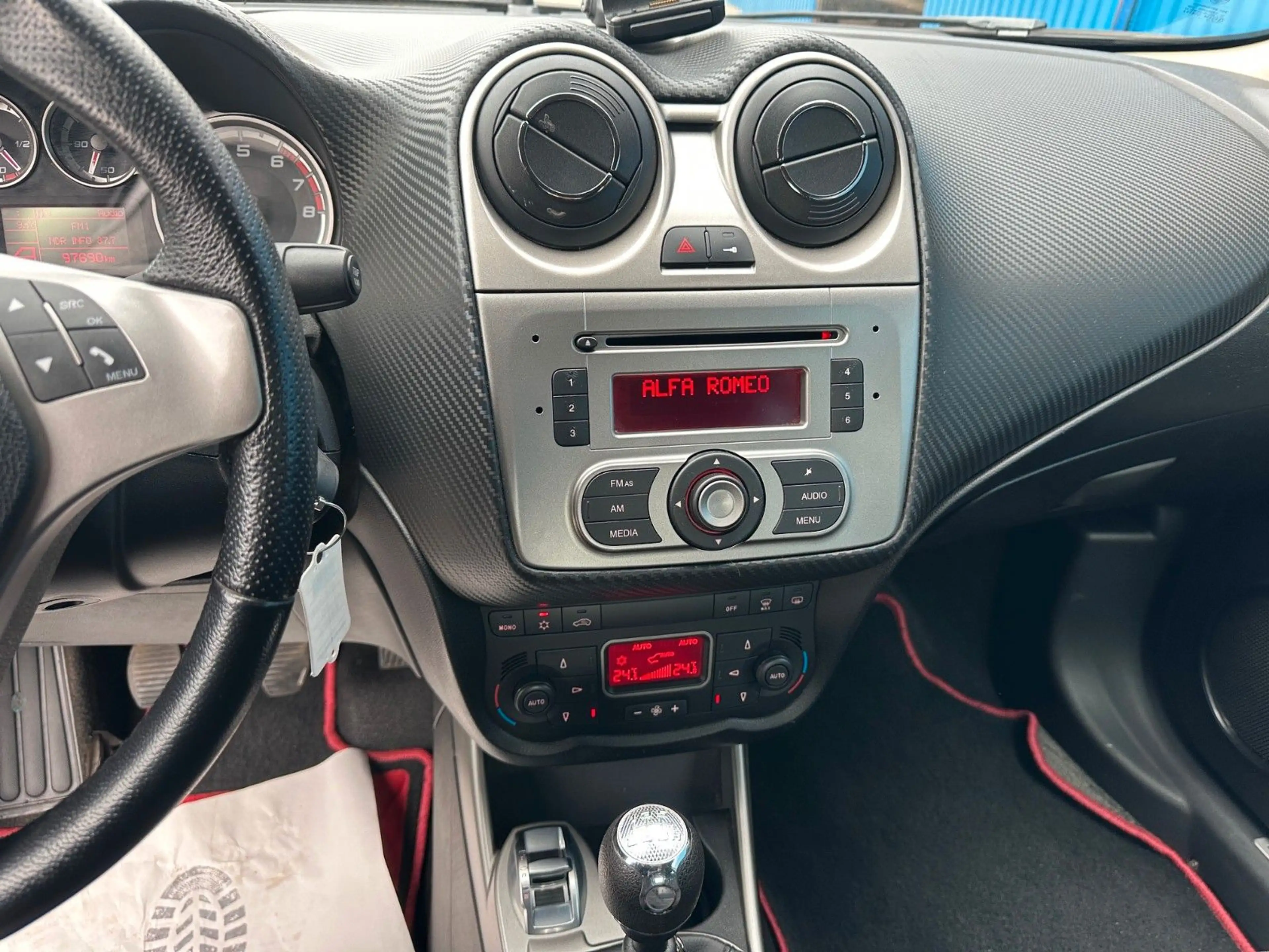 Alfa Romeo MiTo Turismo**97 TKM**Klima**Allwetter** — photo 11