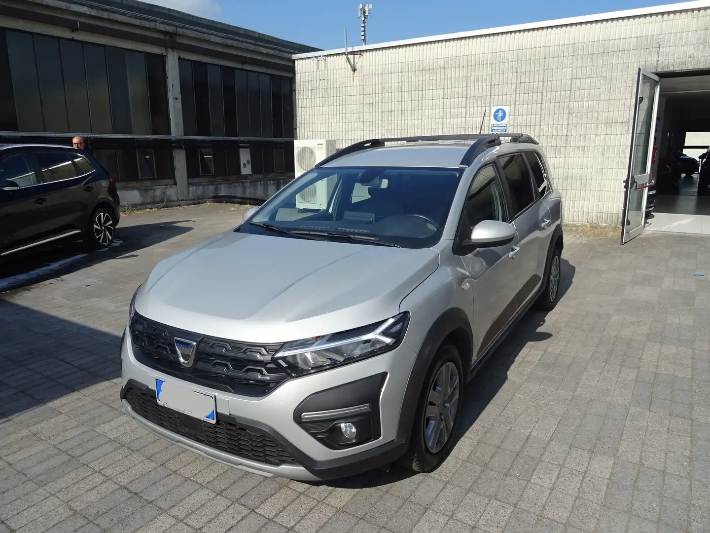 Dacia Jogger Jogger 1.0 TCe GPL 100 CV 5 posti Comfort Grigio - 1