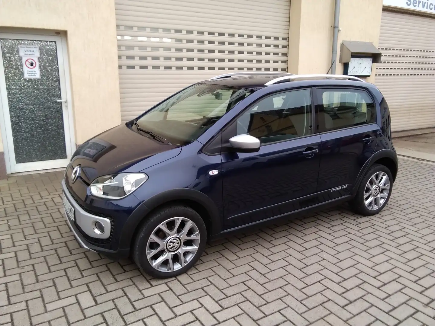Volkswagen up! cross up! SHZ PDC TEMPOMAT Modrá - 1