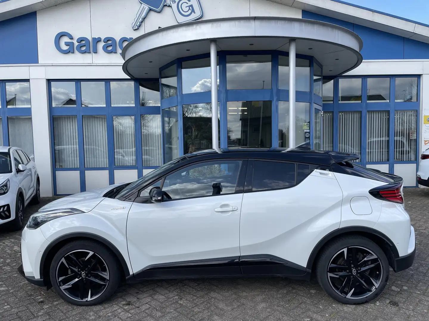 Toyota C-HR 1.8 Hybrid GR-Sport | Dealer onderhouden, 1e eigen Blanc - 2