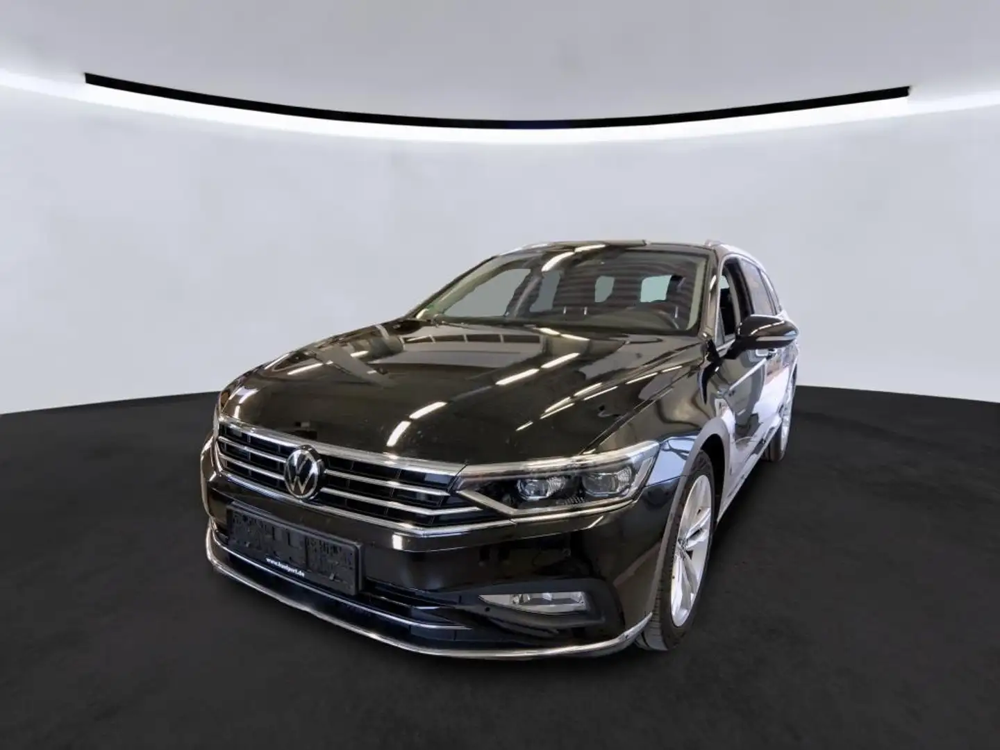 Volkswagen Passat Variant 2.0 TDI DSG ELEGANCE +AHK +IQ.LIGHT +ACC +RKAM +V Schwarz - 2