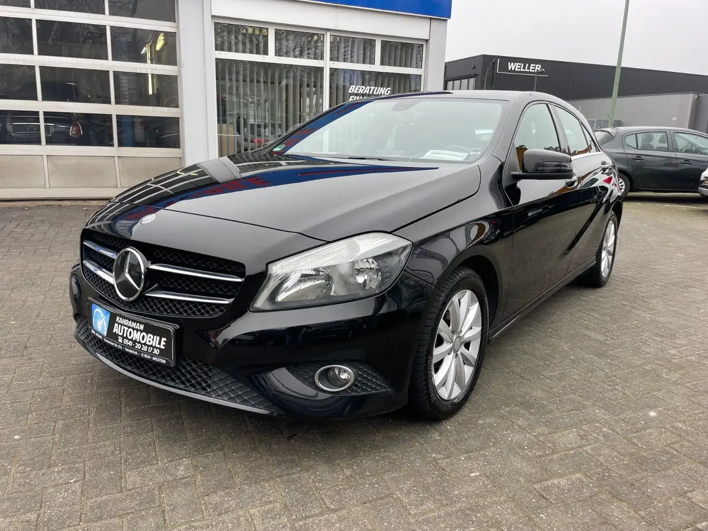 Mercedes-Benz A 180 A -Klasse A 180 BlueEfficiency Schwarz - 2