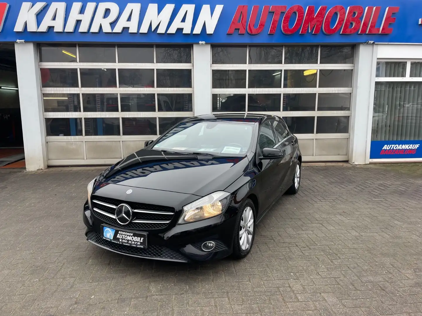Mercedes-Benz A 180 A -Klasse A 180 BlueEfficiency Schwarz - 1