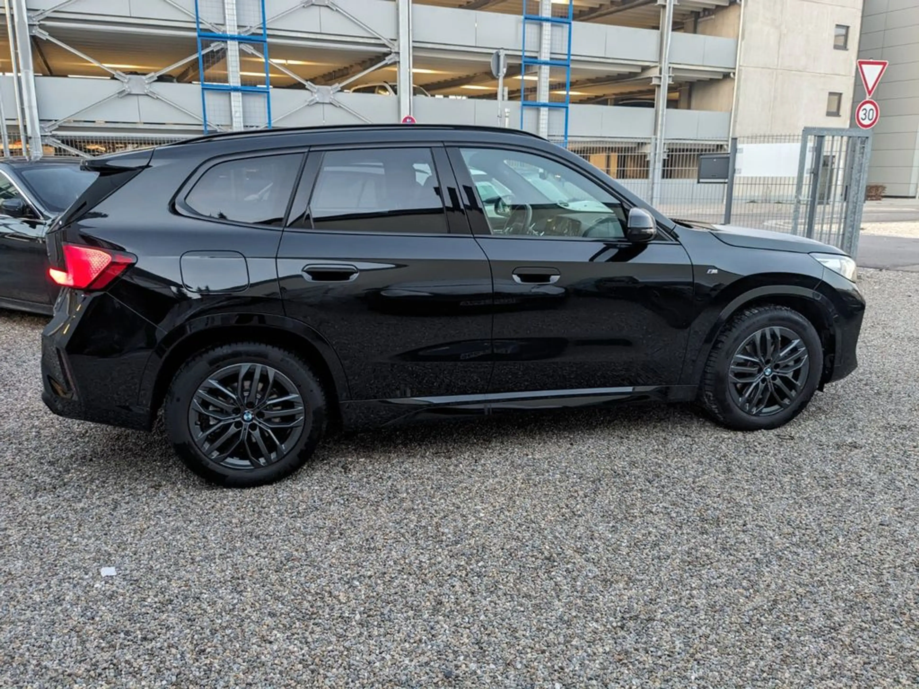 BMW X1 X1 2.3i  xDrive M Sport AHK — photo 6