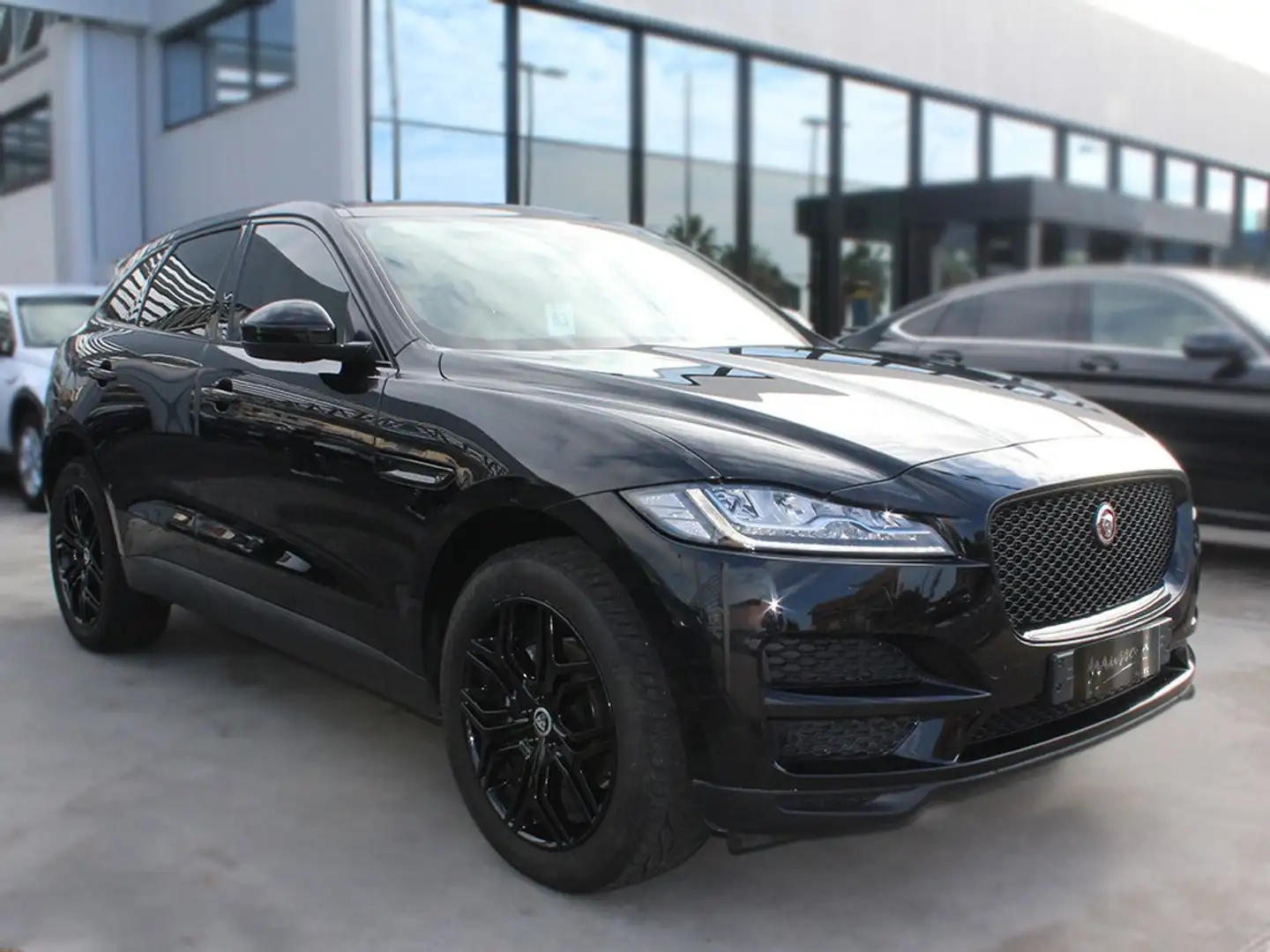 Jaguar F-Pace 2.0d i4 Prestige awd 180cv auto my20 Nero - 1