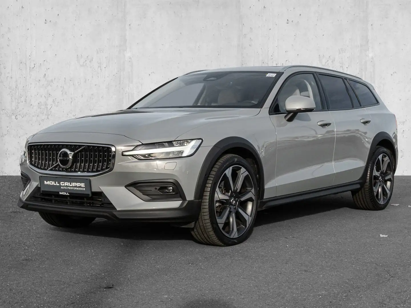 Volvo V60 Cross Country B4 AWD Ultimate Grau - 2