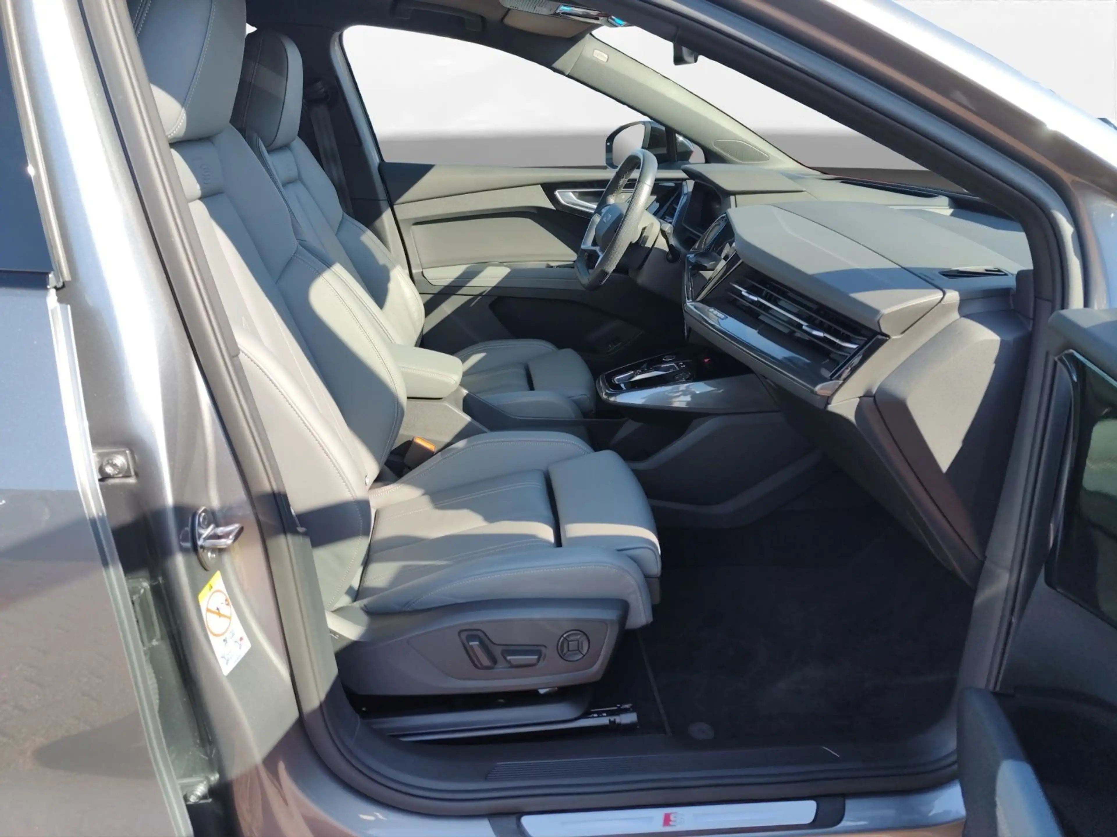 Audi Q4 e-tron Q4 50 e-tron Sportback quattro S-Line Matrix RFK — photo 12