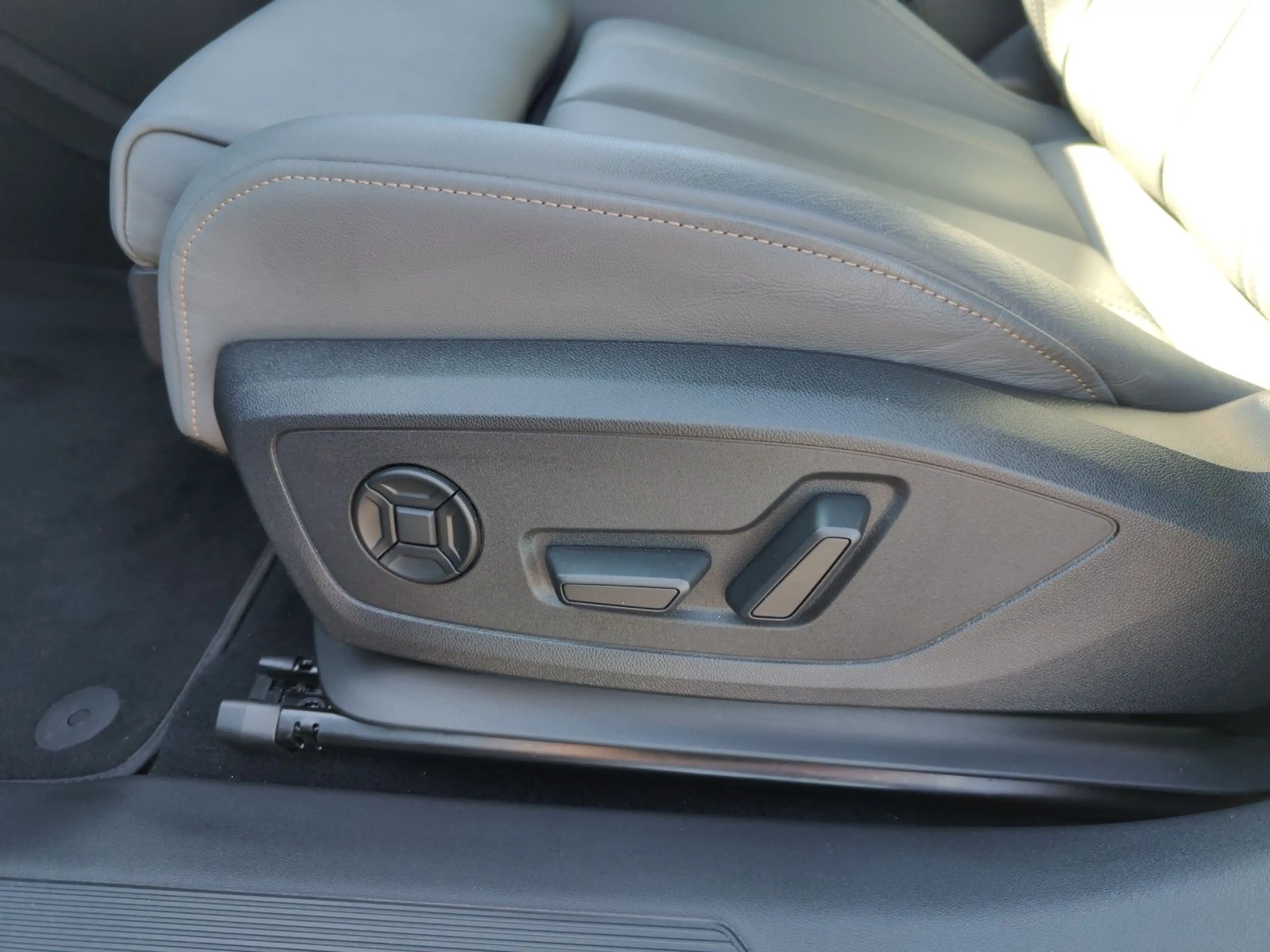 Audi Q4 e-tron Q4 50 e-tron Sportback quattro S-Line Matrix RFK — photo 18