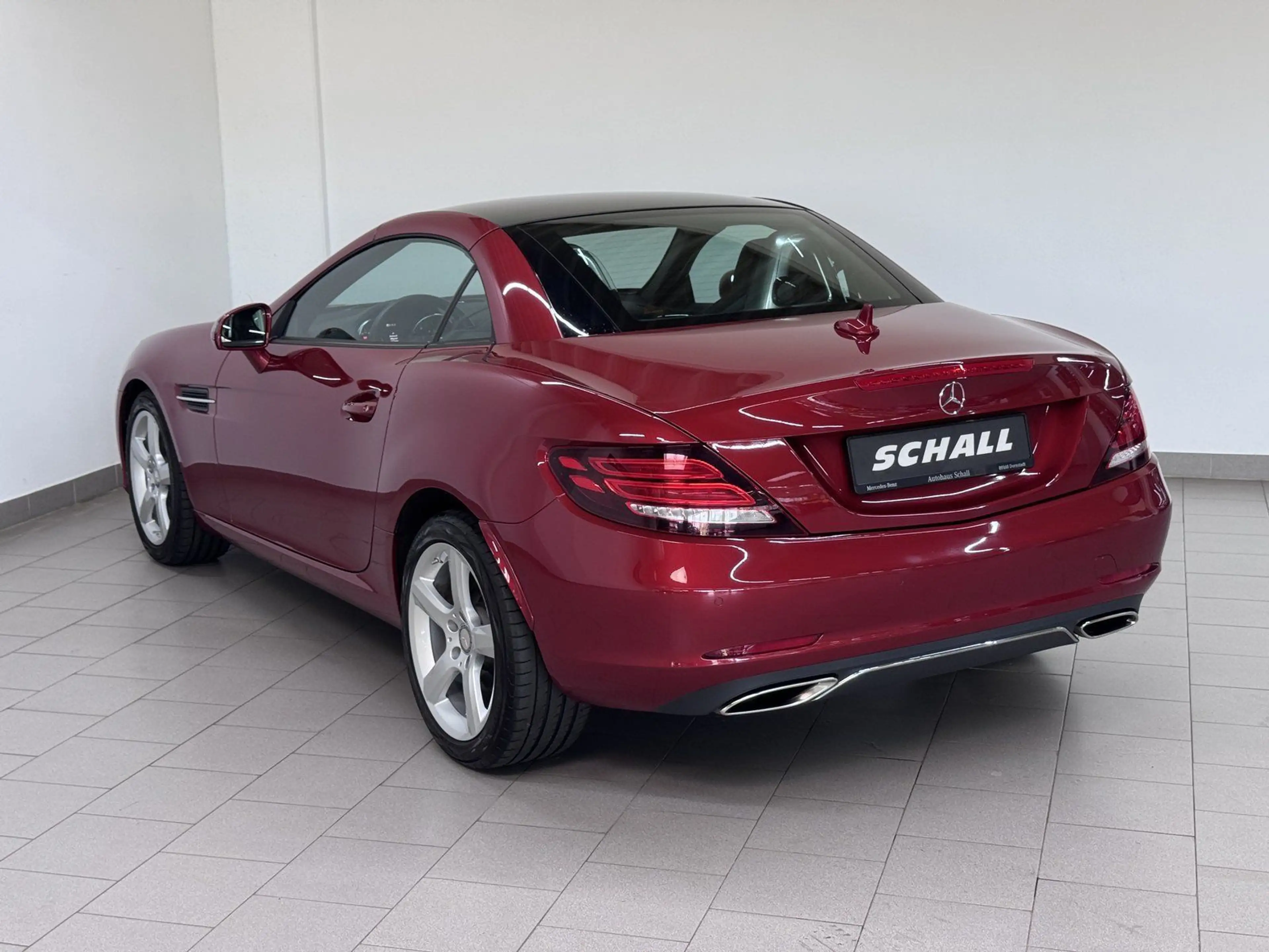Mercedes-Benz SLC 250 d DISTRONIC+AMBIENTE+AIRSCARF+COMAND+LED — photo 14