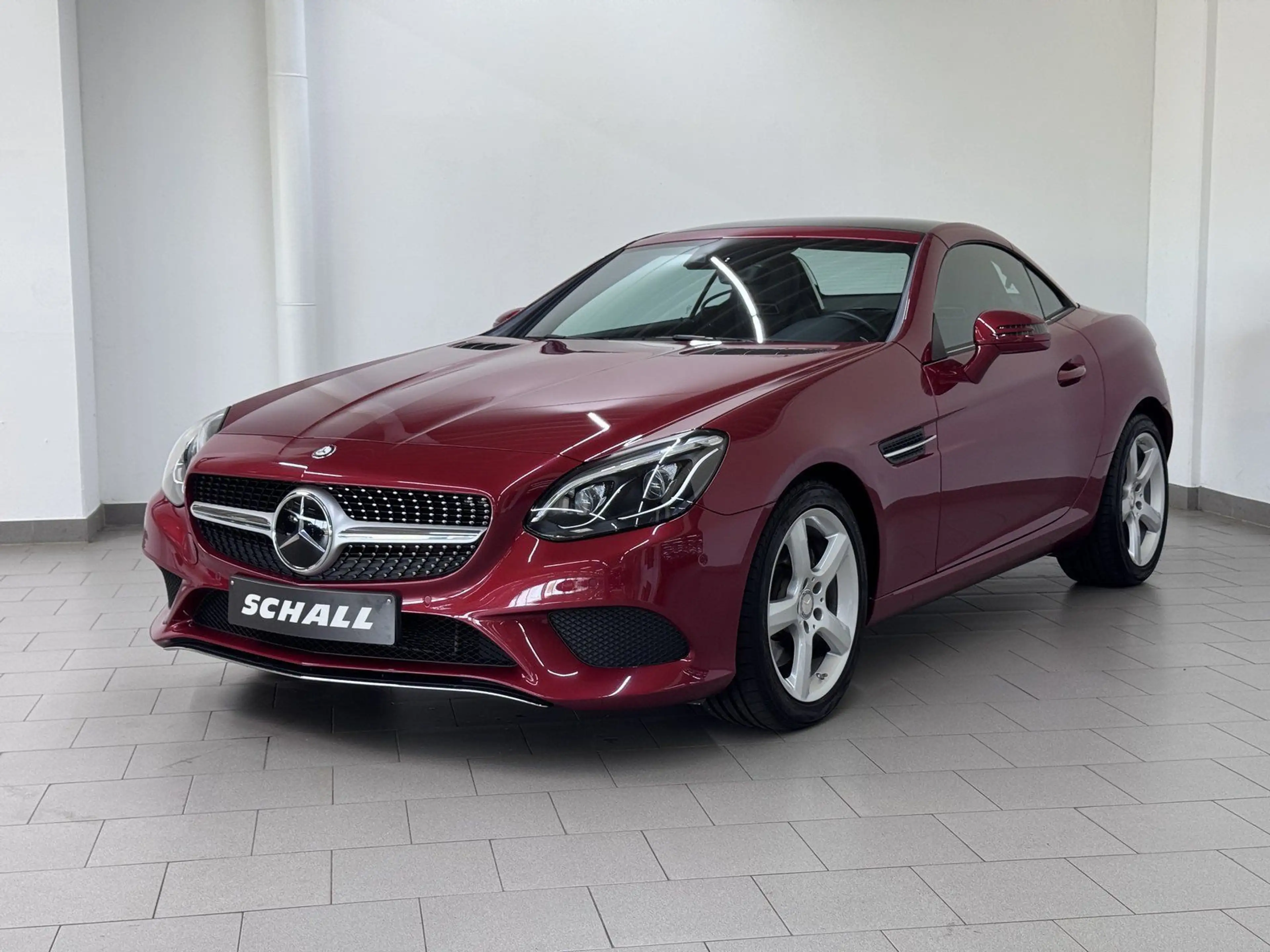 Mercedes-Benz SLC 250 d DISTRONIC+AMBIENTE+AIRSCARF+COMAND+LED — photo 6