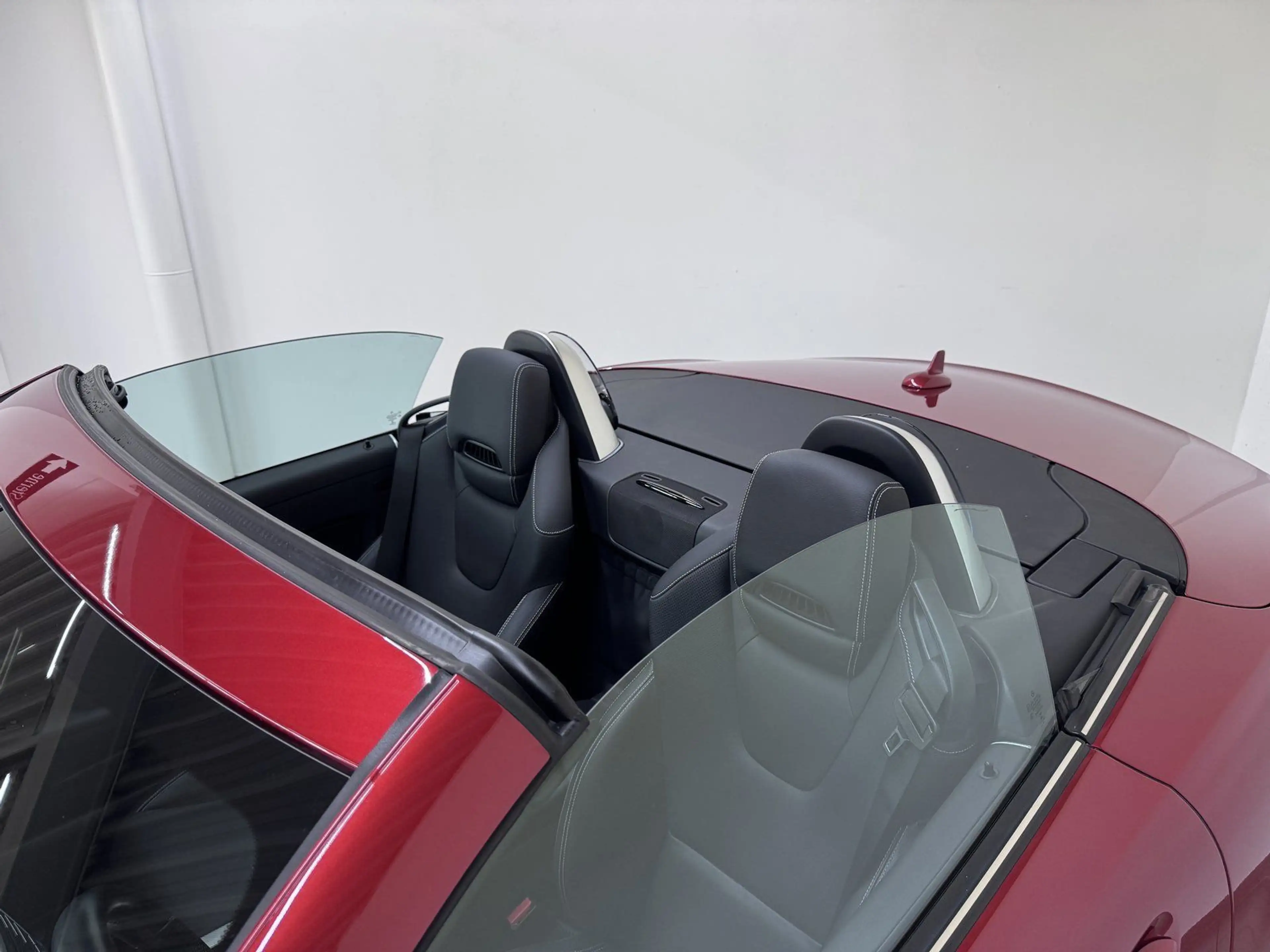 Mercedes-Benz SLC 250 d DISTRONIC+AMBIENTE+AIRSCARF+COMAND+LED — photo 13