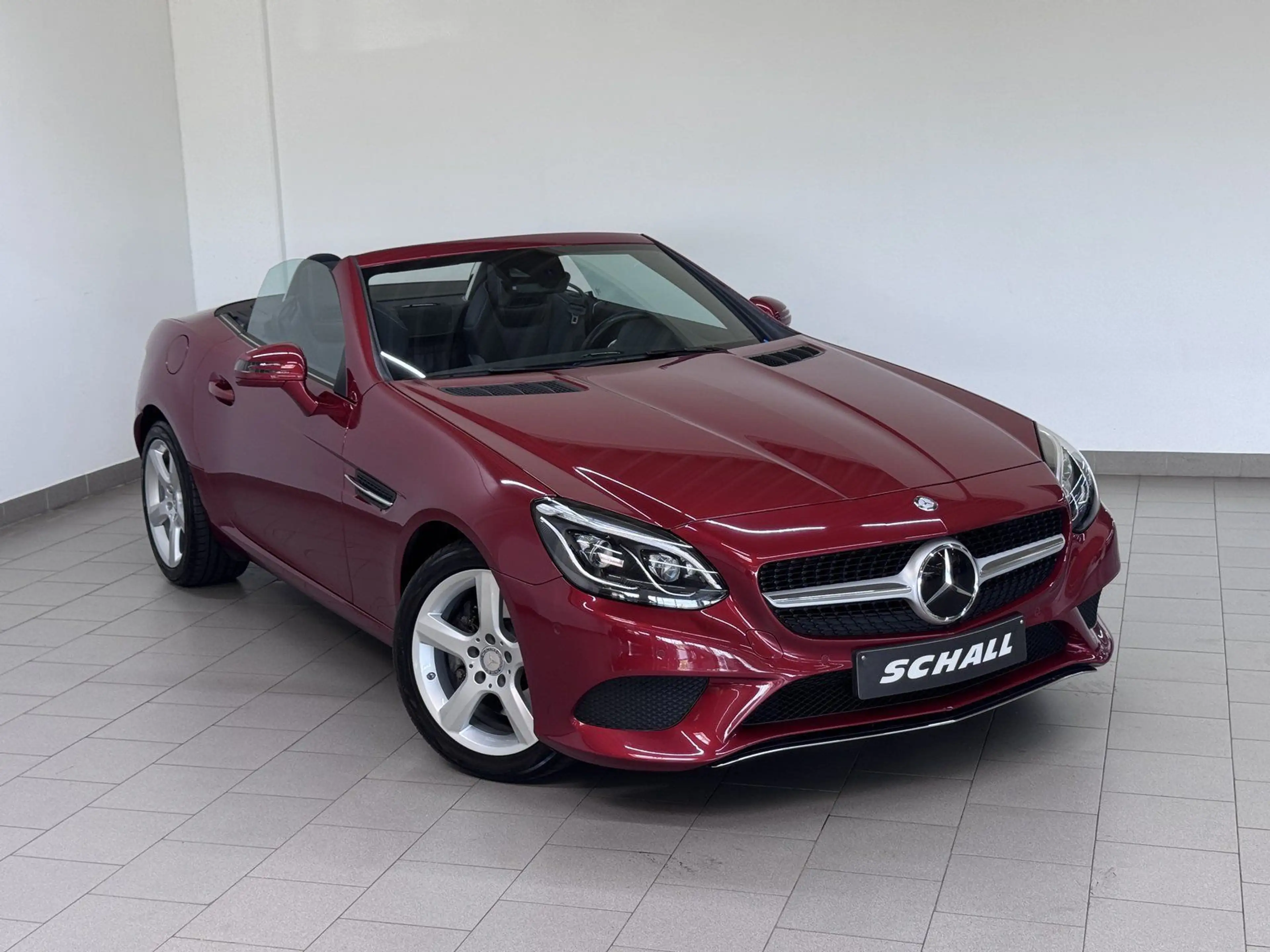 Mercedes-Benz SLC 250 d DISTRONIC+AMBIENTE+AIRSCARF+COMAND+LED — photo 12