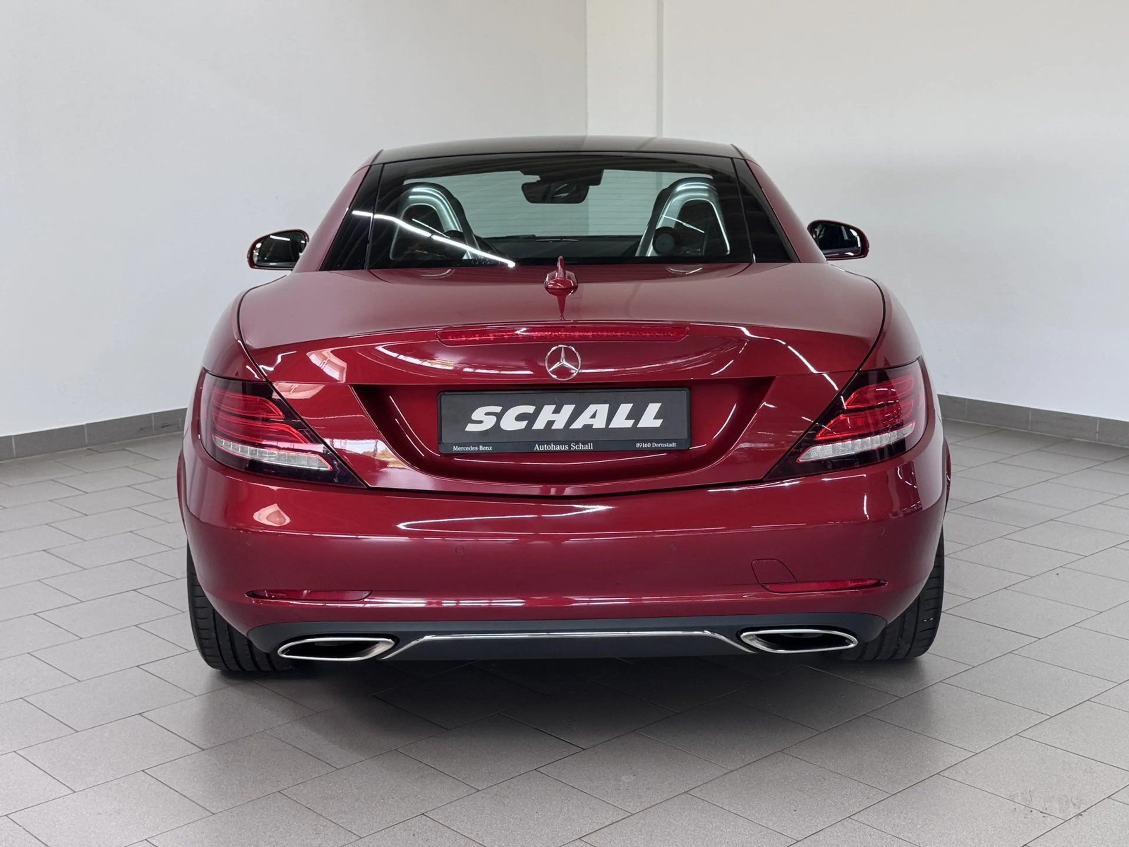 Mercedes-Benz SLC 250 d DISTRONIC+AMBIENTE+AIRSCARF+COMAND+LED — photo 15
