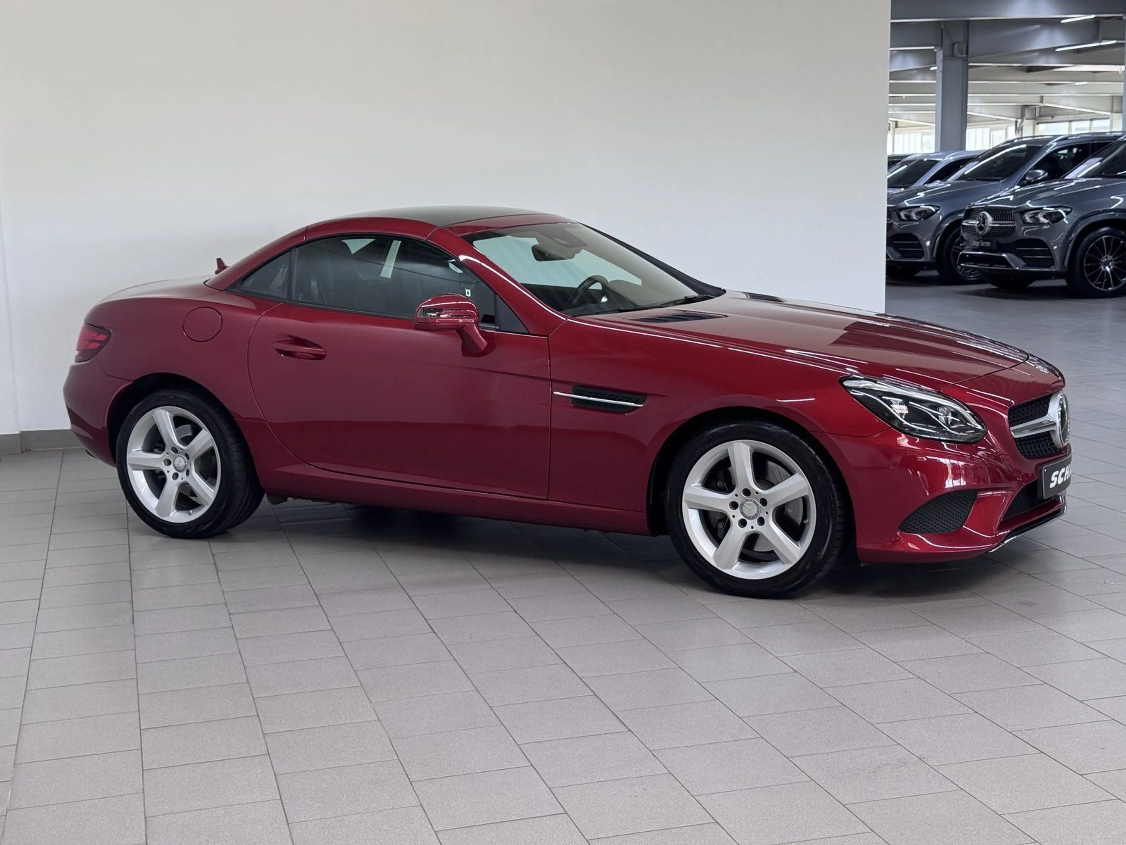 Mercedes-Benz SLC 250 d DISTRONIC+AMBIENTE+AIRSCARF+COMAND+LED — photo 5