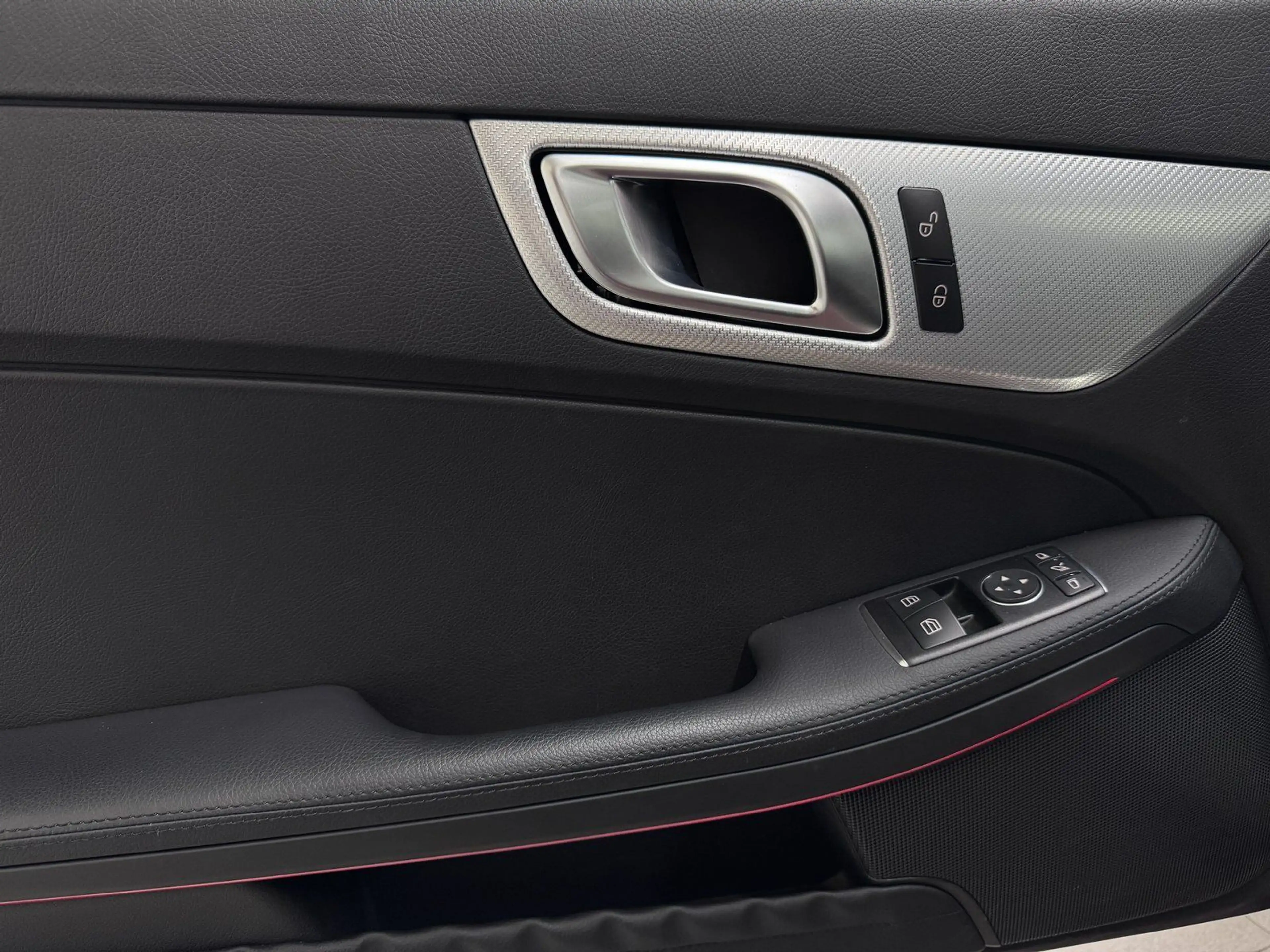 Mercedes-Benz SLC 250 d DISTRONIC+AMBIENTE+AIRSCARF+COMAND+LED — photo 11