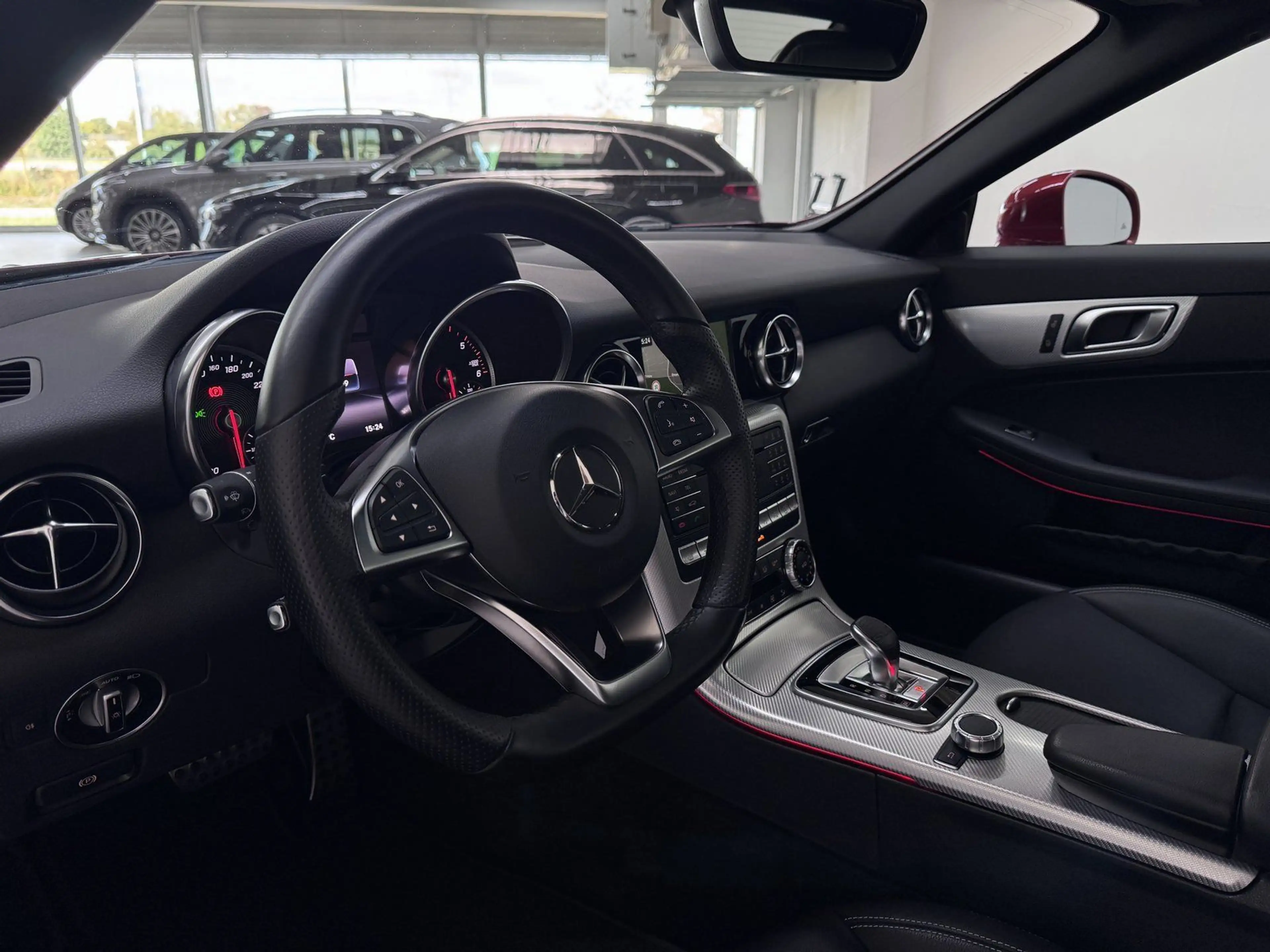 Mercedes-Benz SLC 250 d DISTRONIC+AMBIENTE+AIRSCARF+COMAND+LED — photo 8