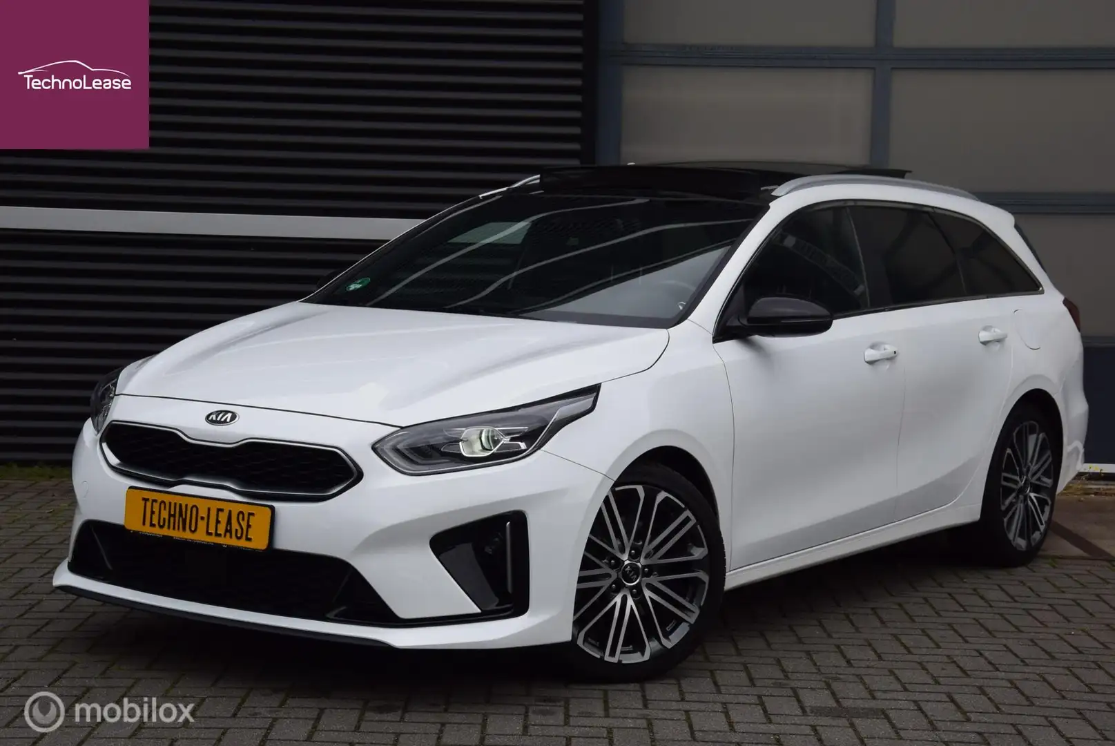 Kia Ceed SW / cee'd SW Sportswagon 1.5 T-GDi DCT7 GT-plusLine Pano Adapti Wit - 1