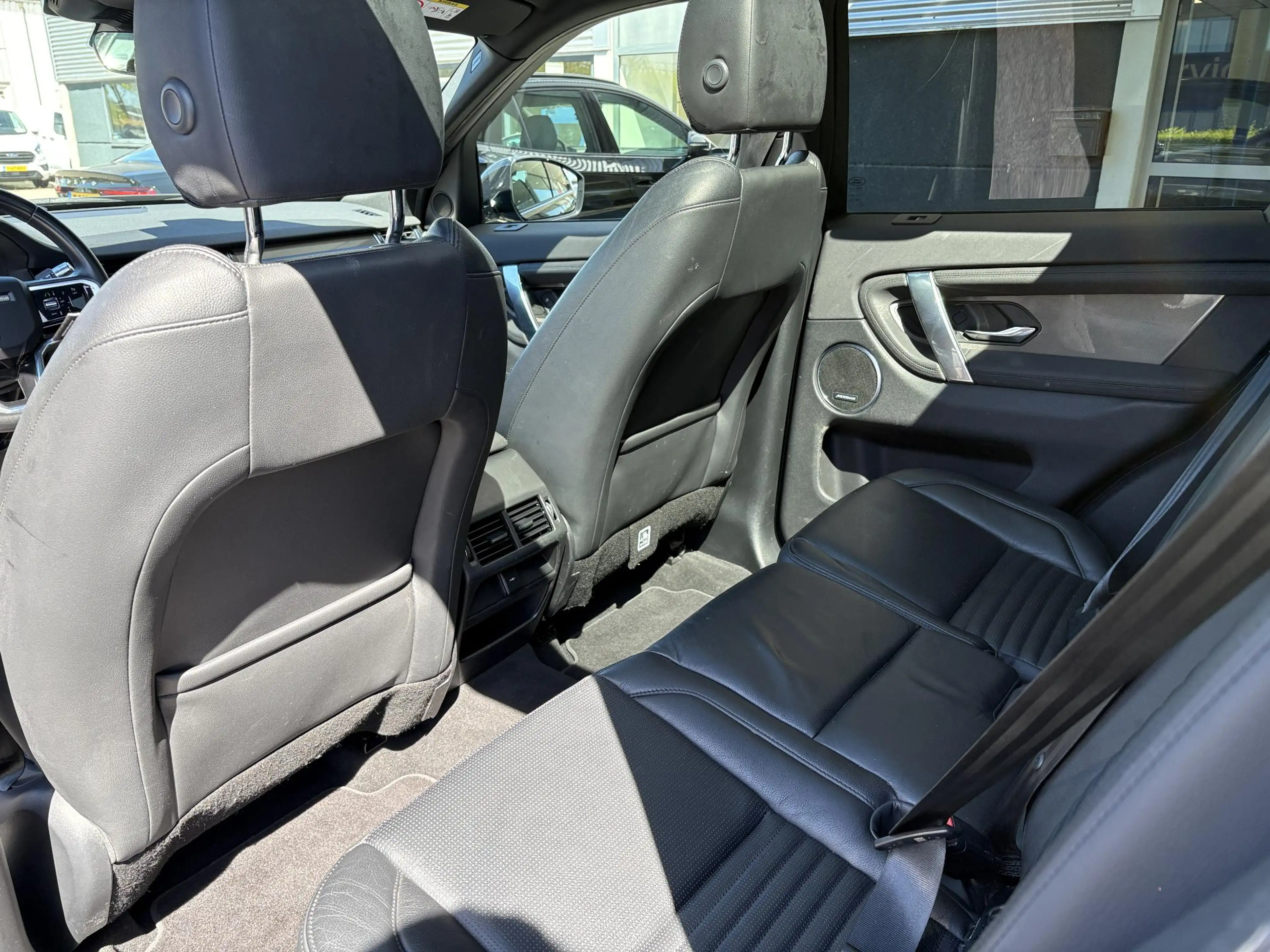 Land Rover Discovery Sport P300e 1.5 R-Dynamic SE | Voorruit verwarming | 360 — photo 14