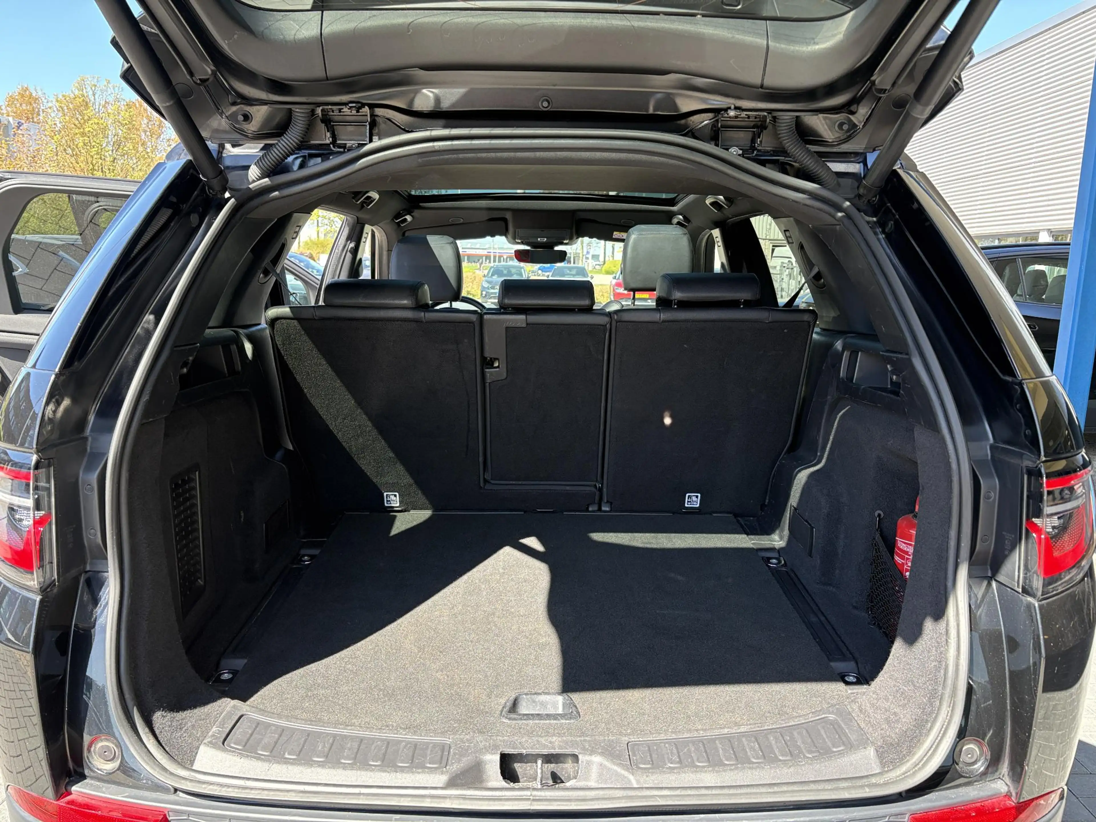 Land Rover Discovery Sport P300e 1.5 R-Dynamic SE | Voorruit verwarming | 360 — photo 15