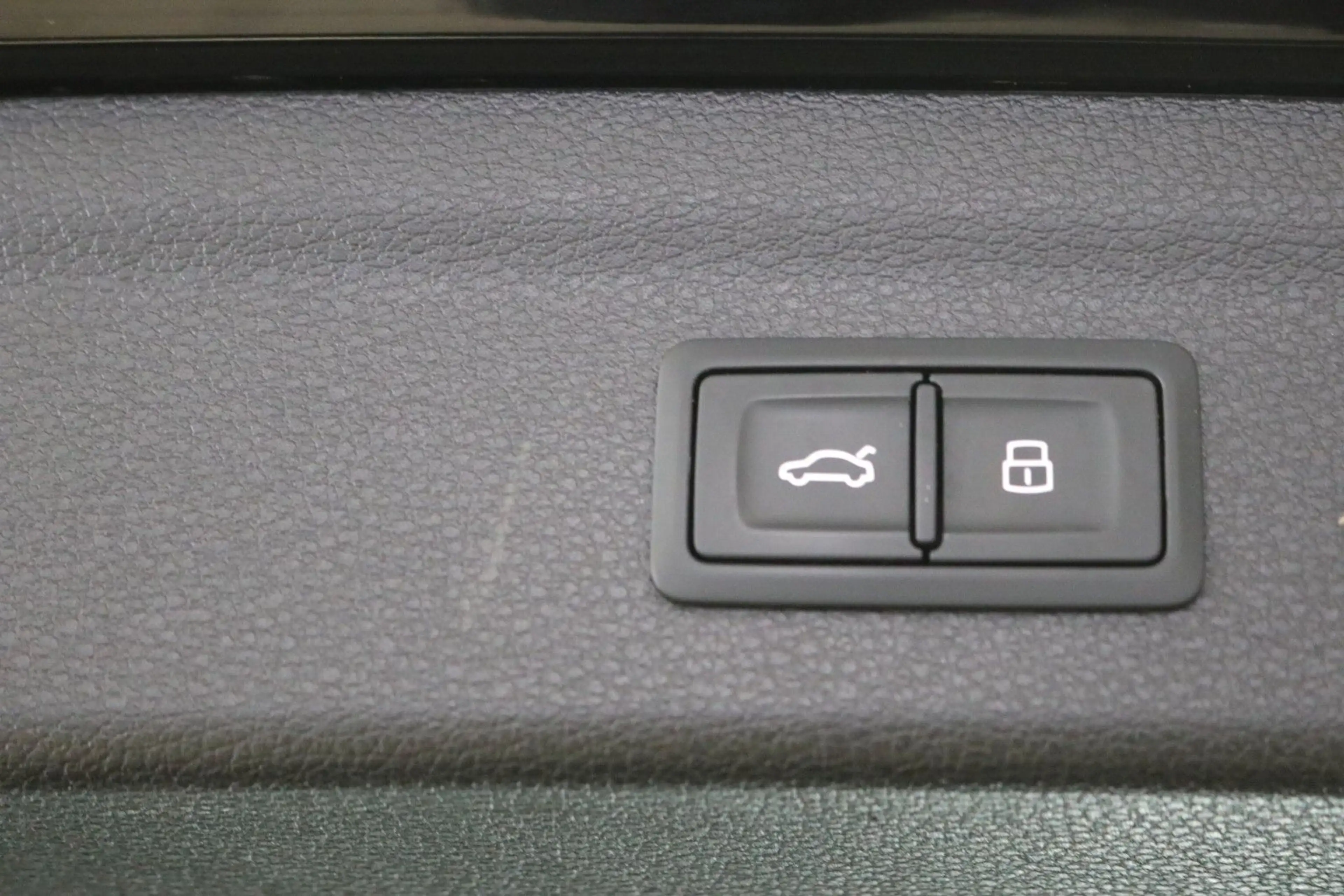 Audi Q3 35 TDI q. Black-Paket Kamera Virtual Leder — photo 11