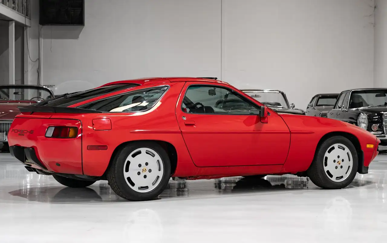 Porsche 928 S SUNROOF COUPE (ONLY 18,018 MILES) ONLY 18,018 MILES, foto 6
