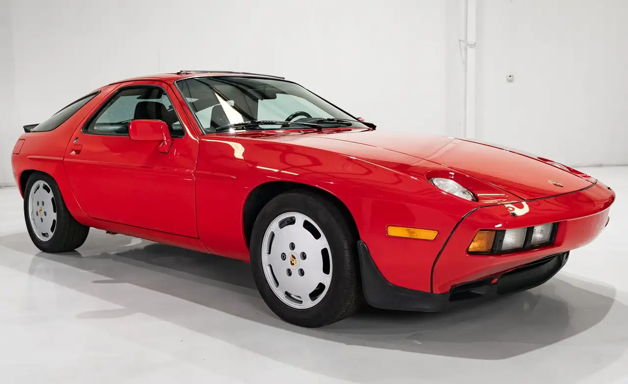 Porsche 928 S SUNROOF COUPE (ONLY 18,018 MILES) ONLY 18,018 MILES, foto 5
