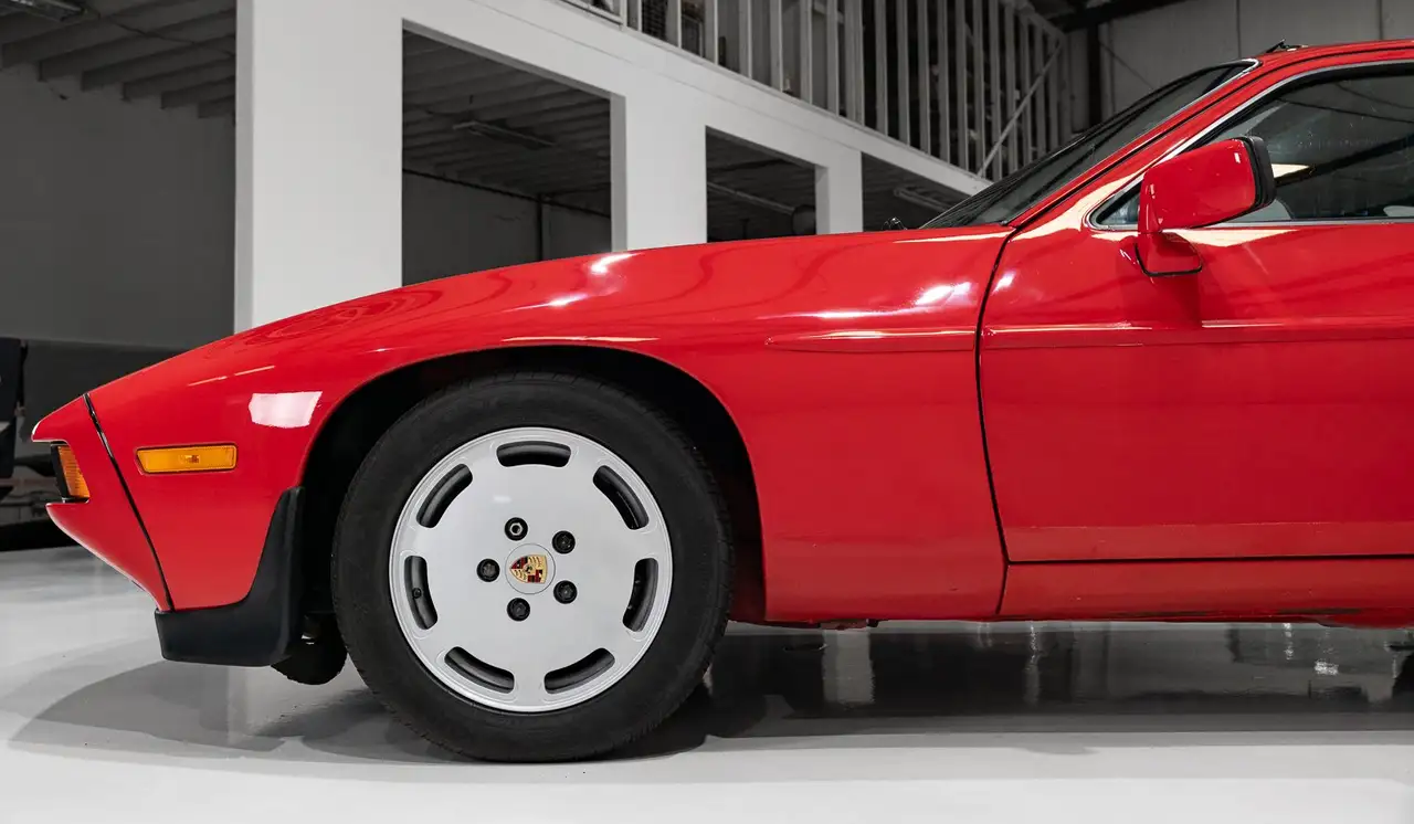 Porsche 928 S SUNROOF COUPE (ONLY 18,018 MILES) ONLY 18,018 MILES, foto 11