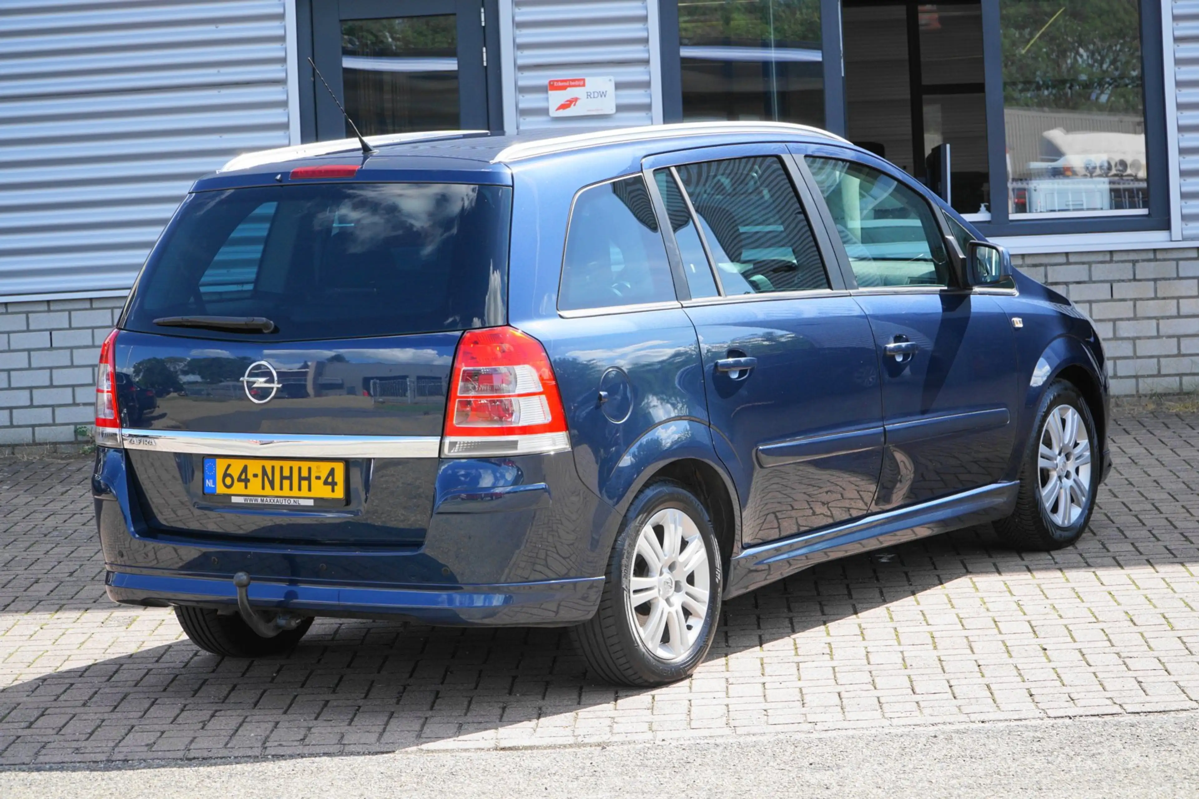 Opel Zafira 1.8 Cosmo CRUISE TREKHAAK AUT. — photo 9
