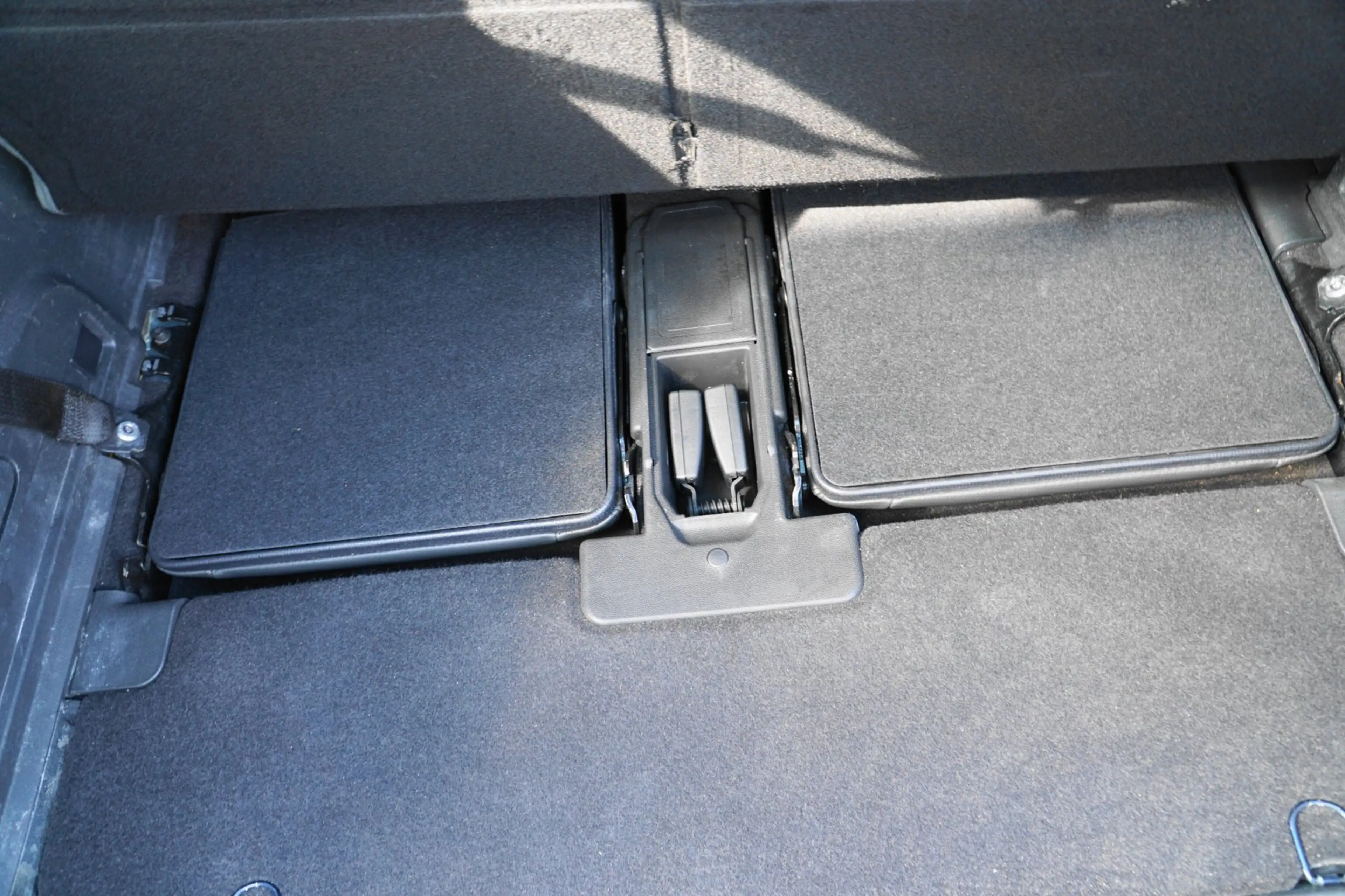 Opel Zafira 1.8 Cosmo CRUISE TREKHAAK AUT. — photo 2