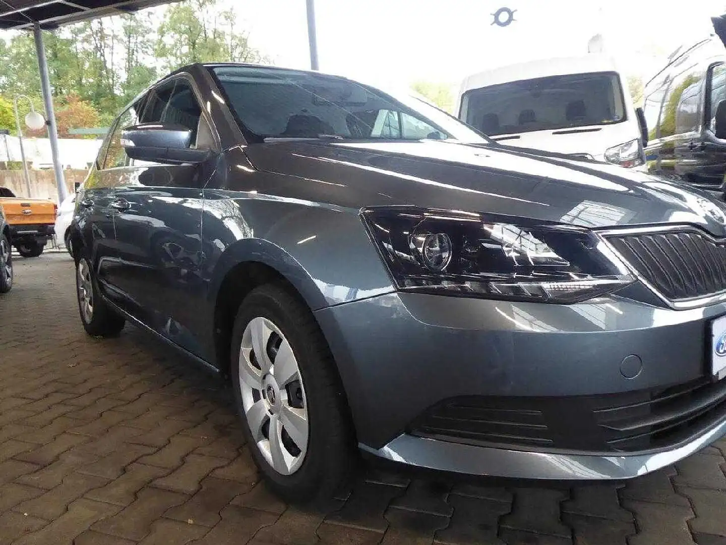Skoda Fabia Ambition Grau - 2