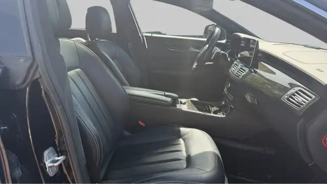 Mercedes-Benz CLS view 13