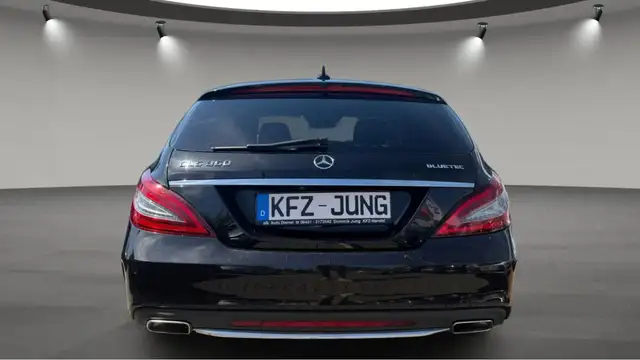 Mercedes-Benz CLS view 6