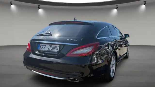 Mercedes-Benz CLS view 5