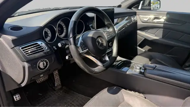 Mercedes-Benz CLS view 12