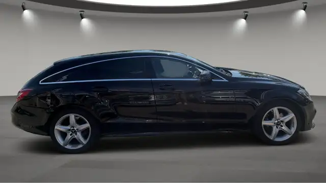 Mercedes-Benz CLS view 4