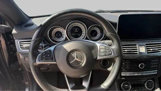 Mercedes-Benz CLS view 9