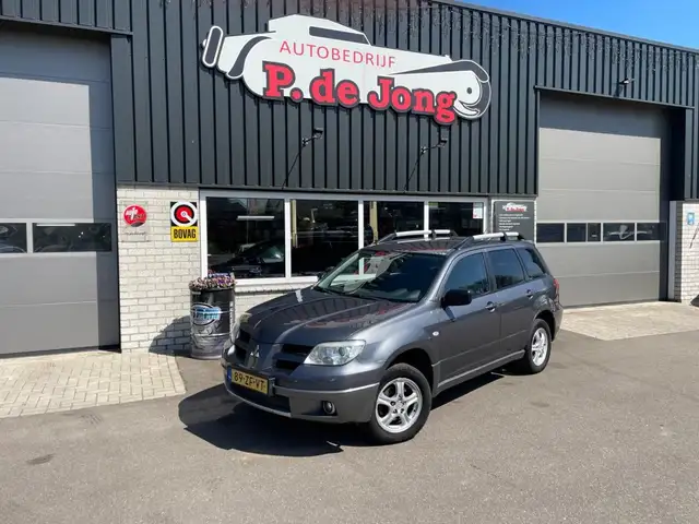 Mitsubishi Outlander 2.0 Invite+ 2Wheel drive Trekhaak - Airco - Blueto