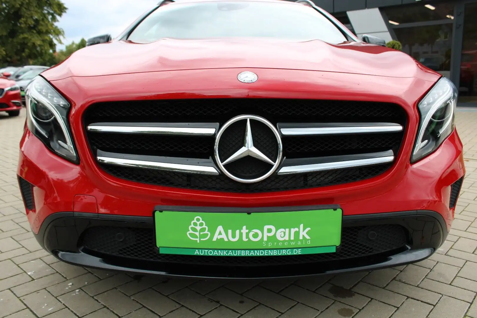 Mercedes-Benz GLA 250 GLA -Klasse GLA 250 4Matic Piros - 2