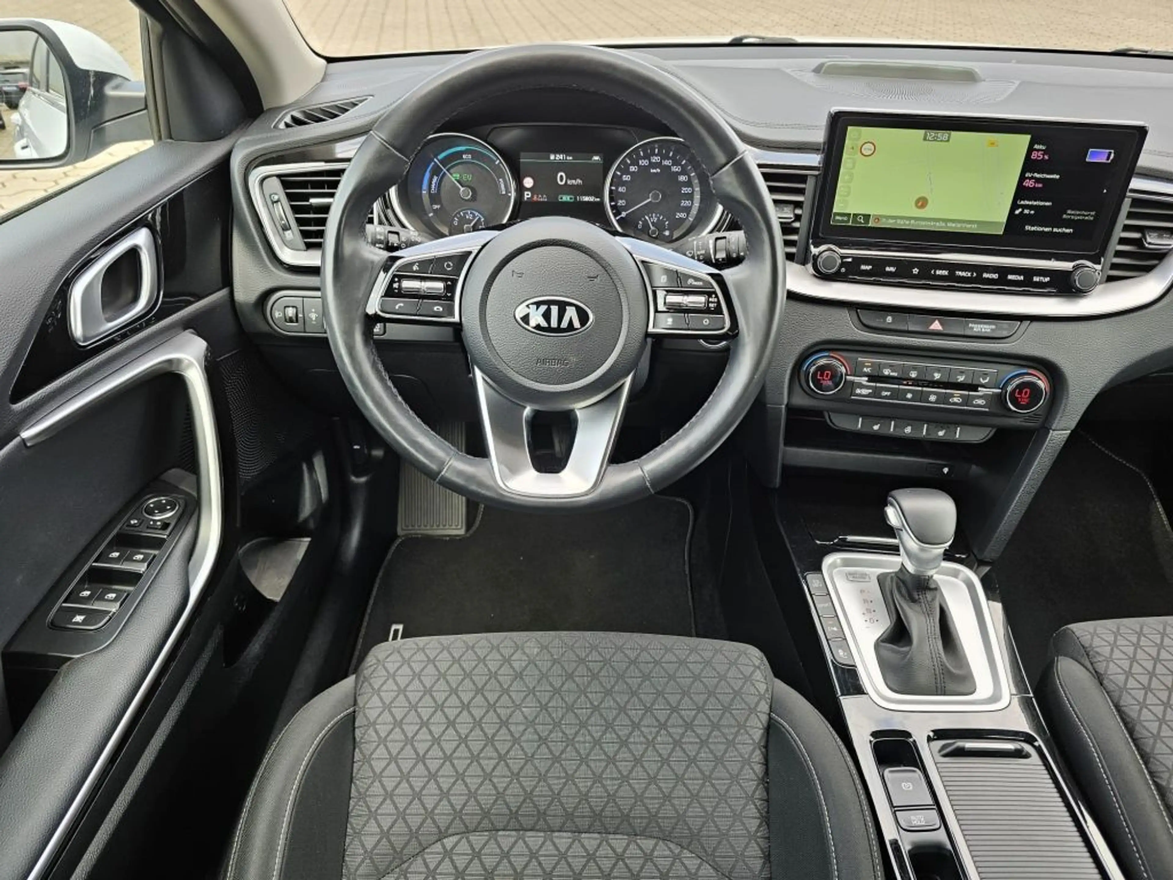 Kia Ceed / cee'd SW 1.6 GDI DCT OPF Plug-in-Hybrid Spirit — photo 12
