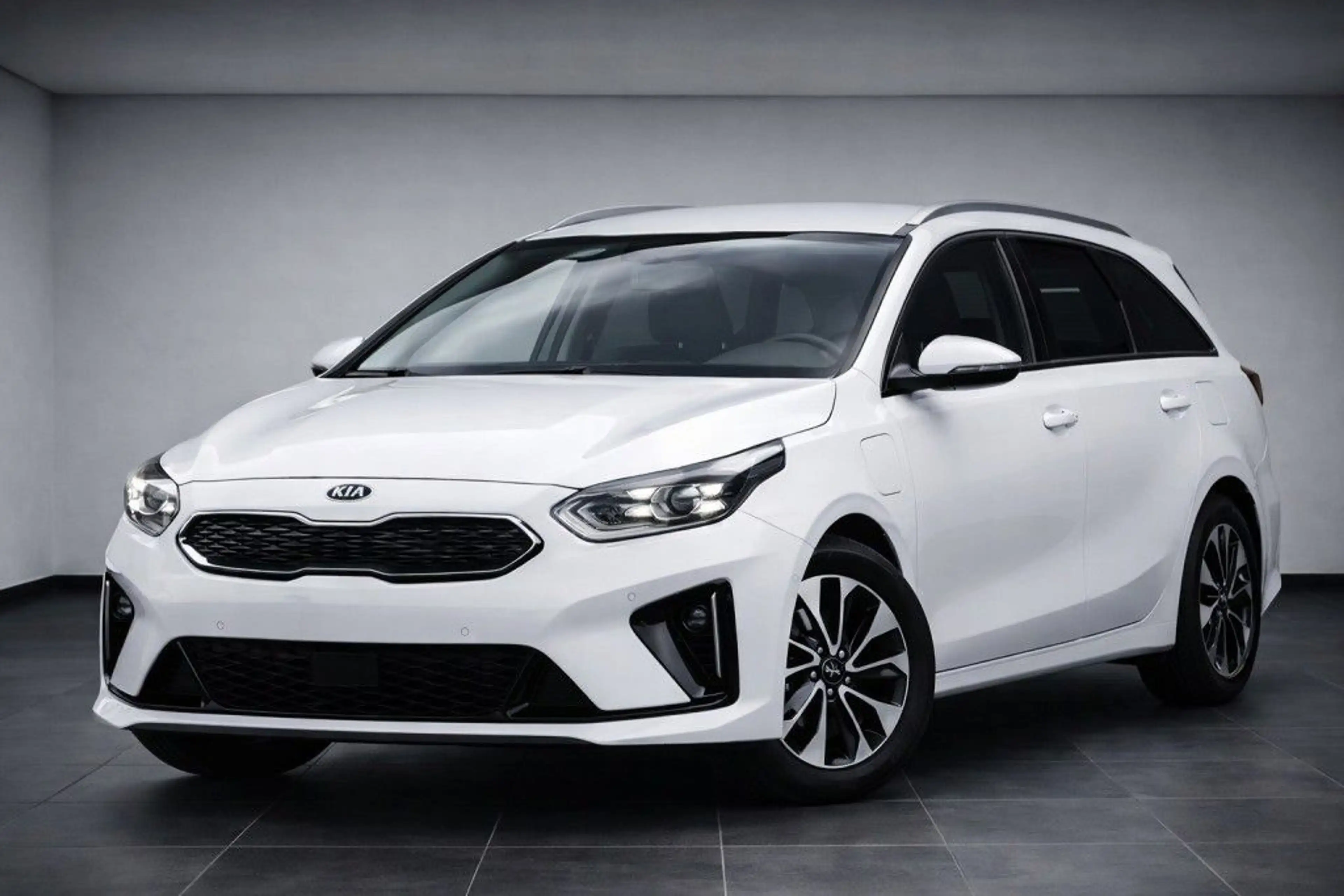 Kia Ceed / cee'd SW 1.6 GDI DCT OPF Plug-in-Hybrid Spirit — photo 5