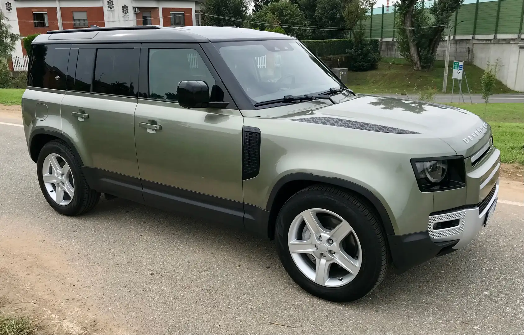 Land Rover Defender Defender 110 3.0 i6 mhev X-Dynamic S awd 400cv Grün - 1