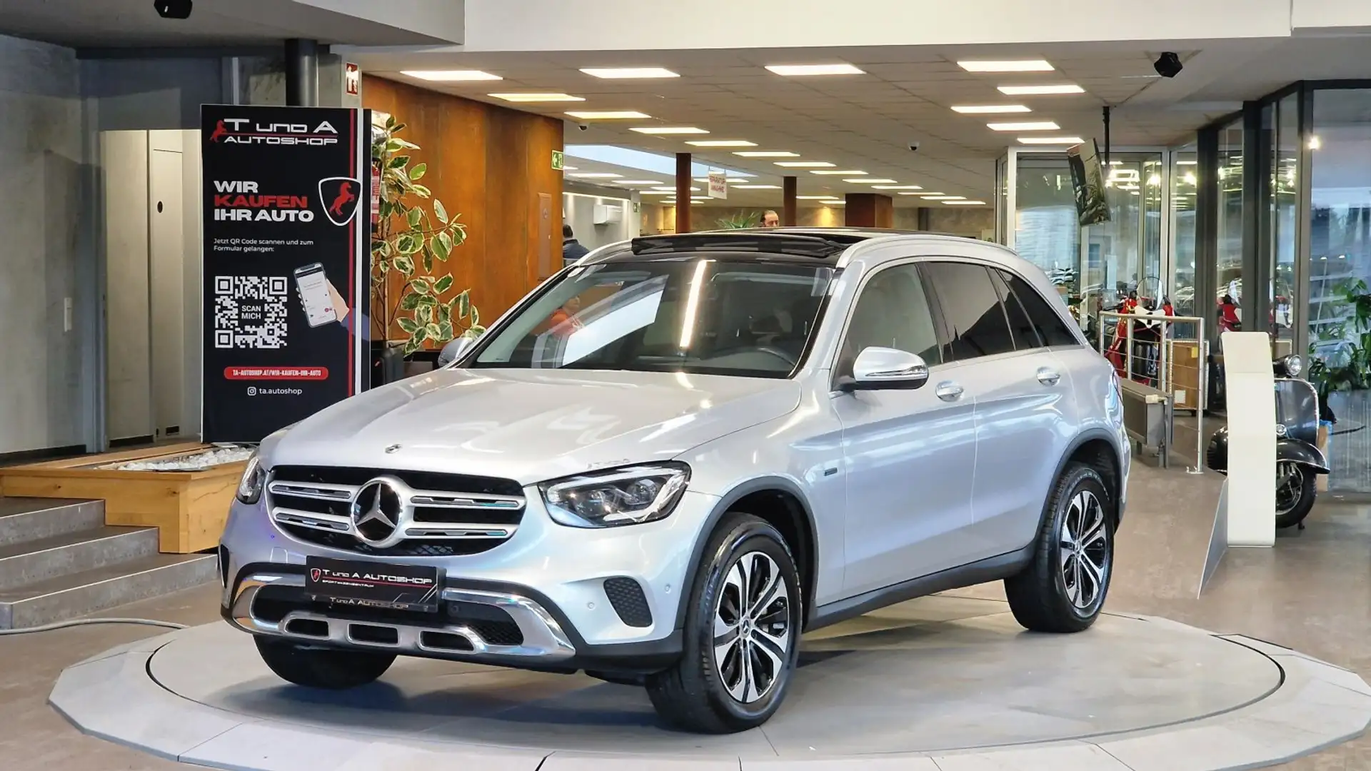 Mercedes-Benz GLC 300 de 4Matic Aut. *Pano*Kamera*MULTIBEAM* Silber - 1